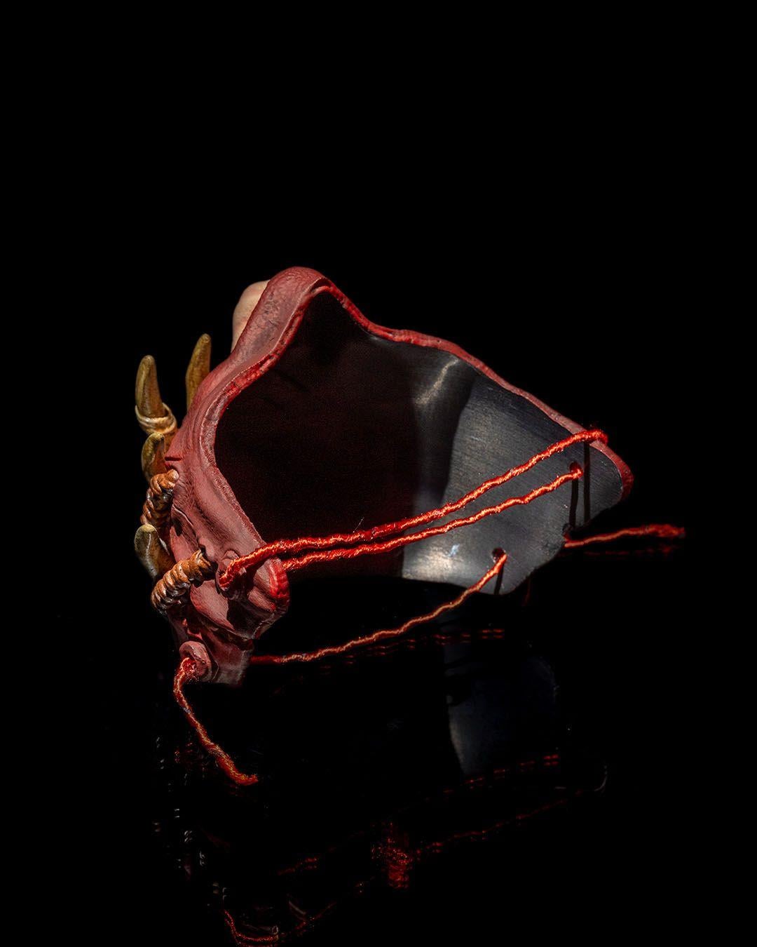 ilkel-maske--2c8f5.jpg