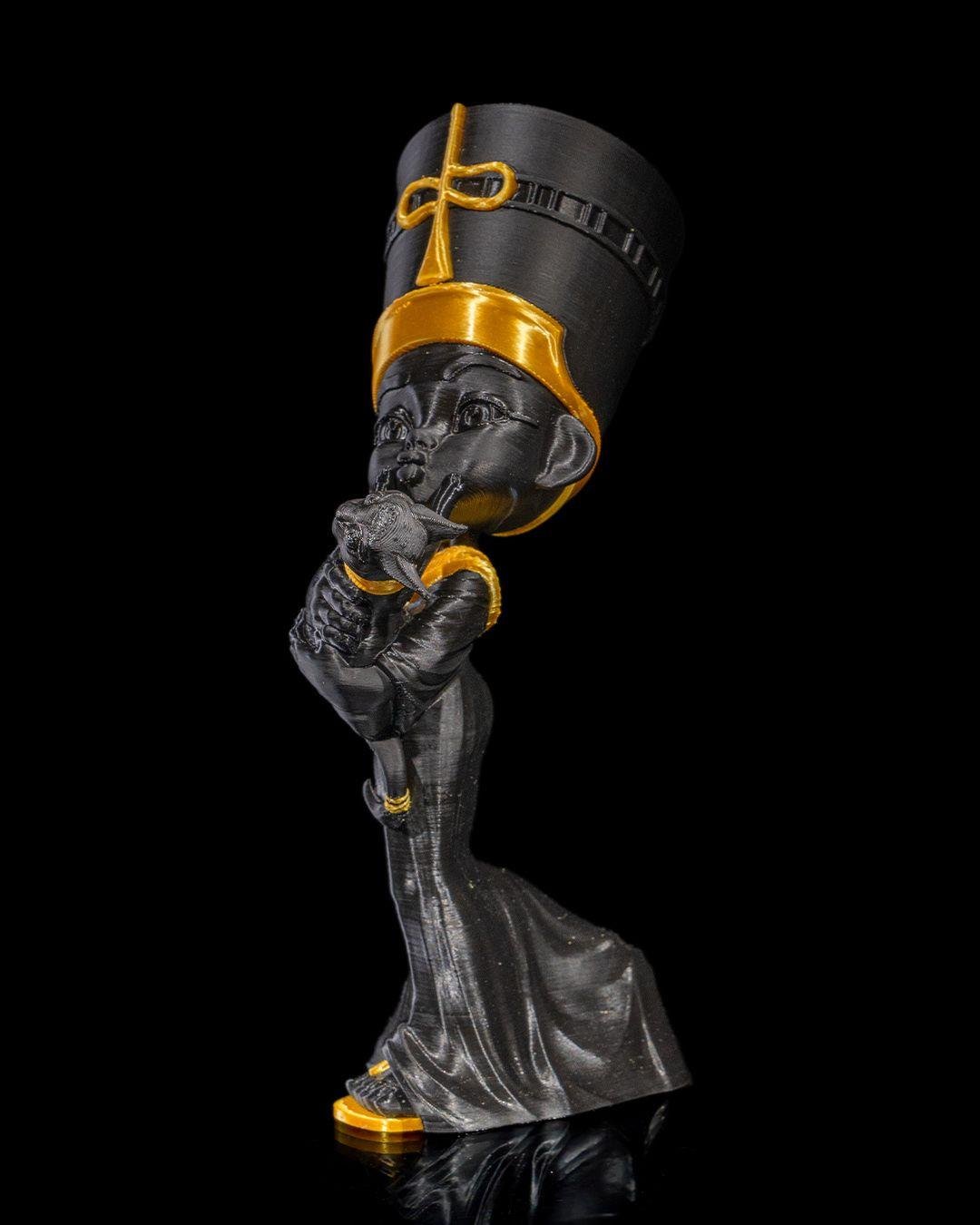 nefertiti-kedi-misirin-hanimefendisi-fcbacc.jpg