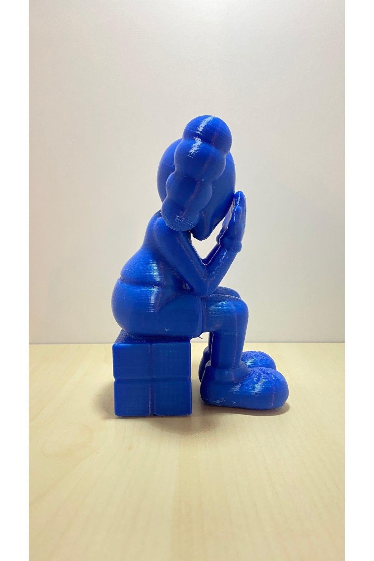 Oturan Kaws Standlı Figür