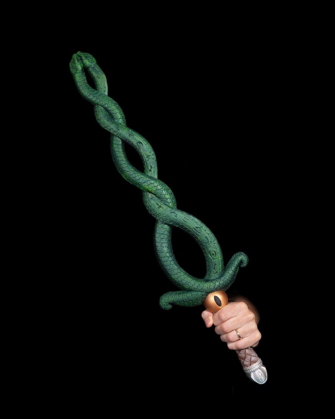 ouroboros-kilici-33e1e0.jpg