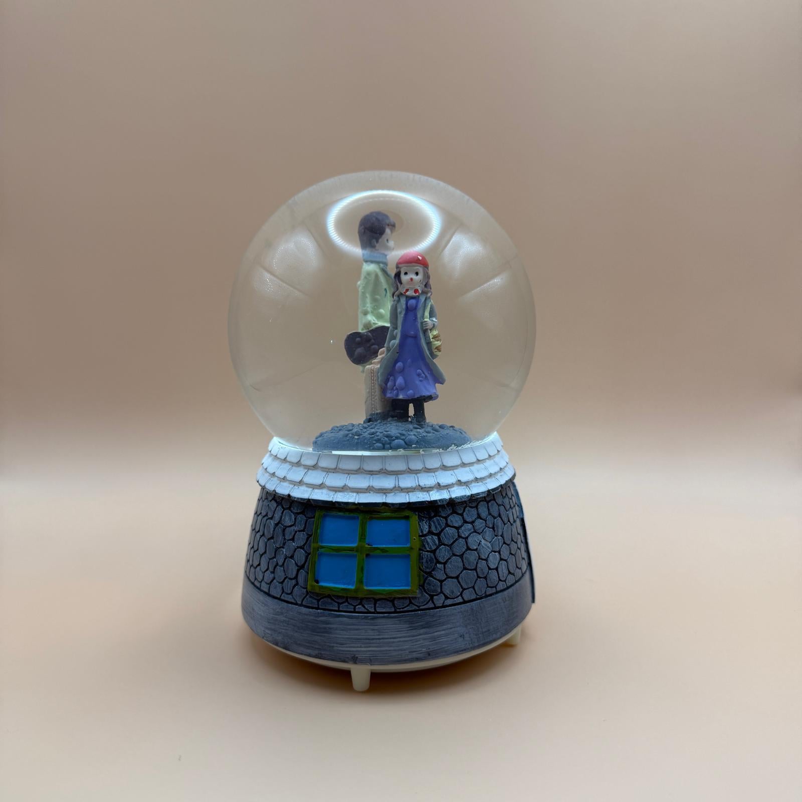 Romantik Kış Sahnesi Kar Küresi - Romantik Figürlü Büyük Boy Dekoratif Hediye (20 cm)