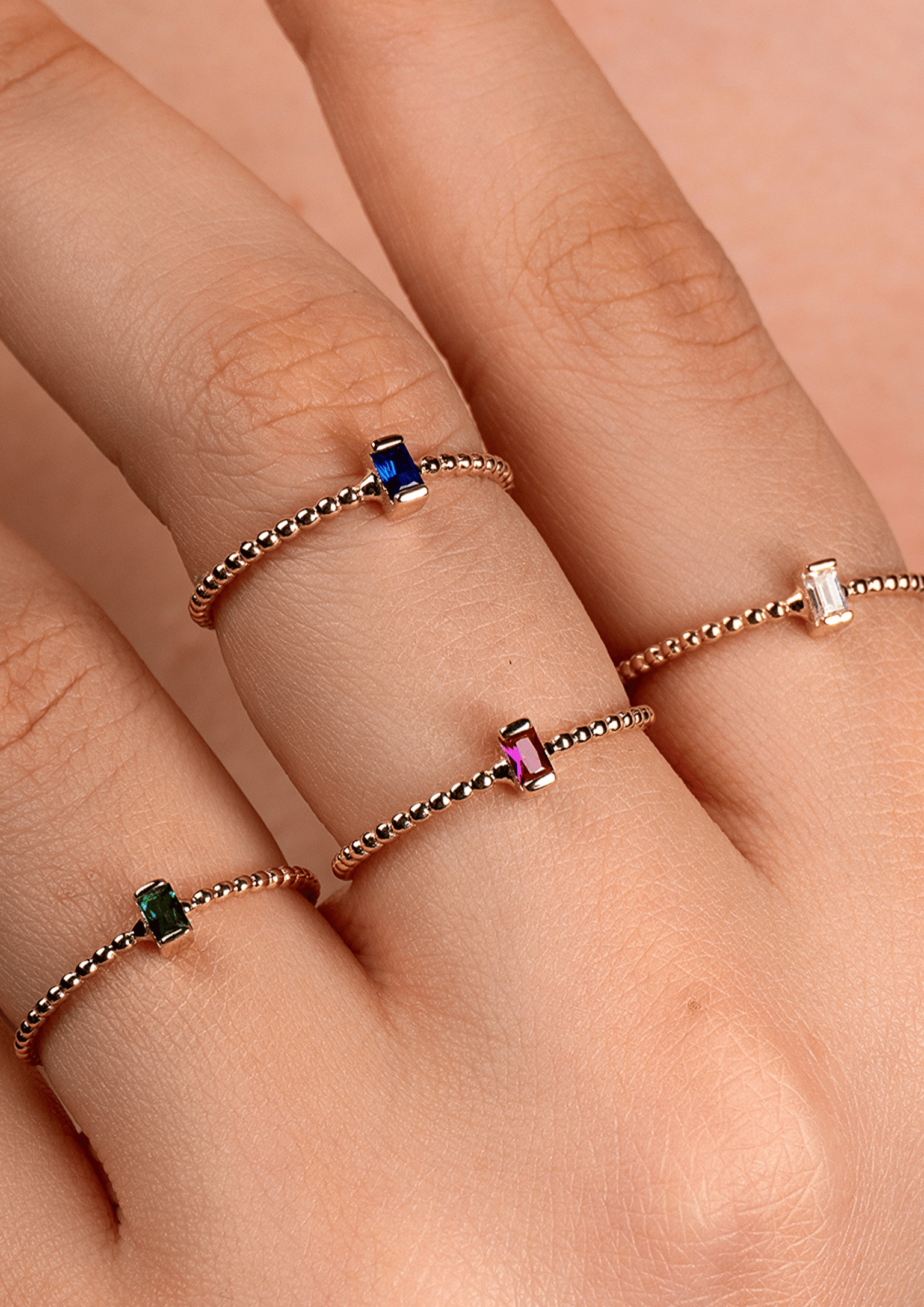 14 Ayar Altın Beyaz Baget Taşlı Yüzük 