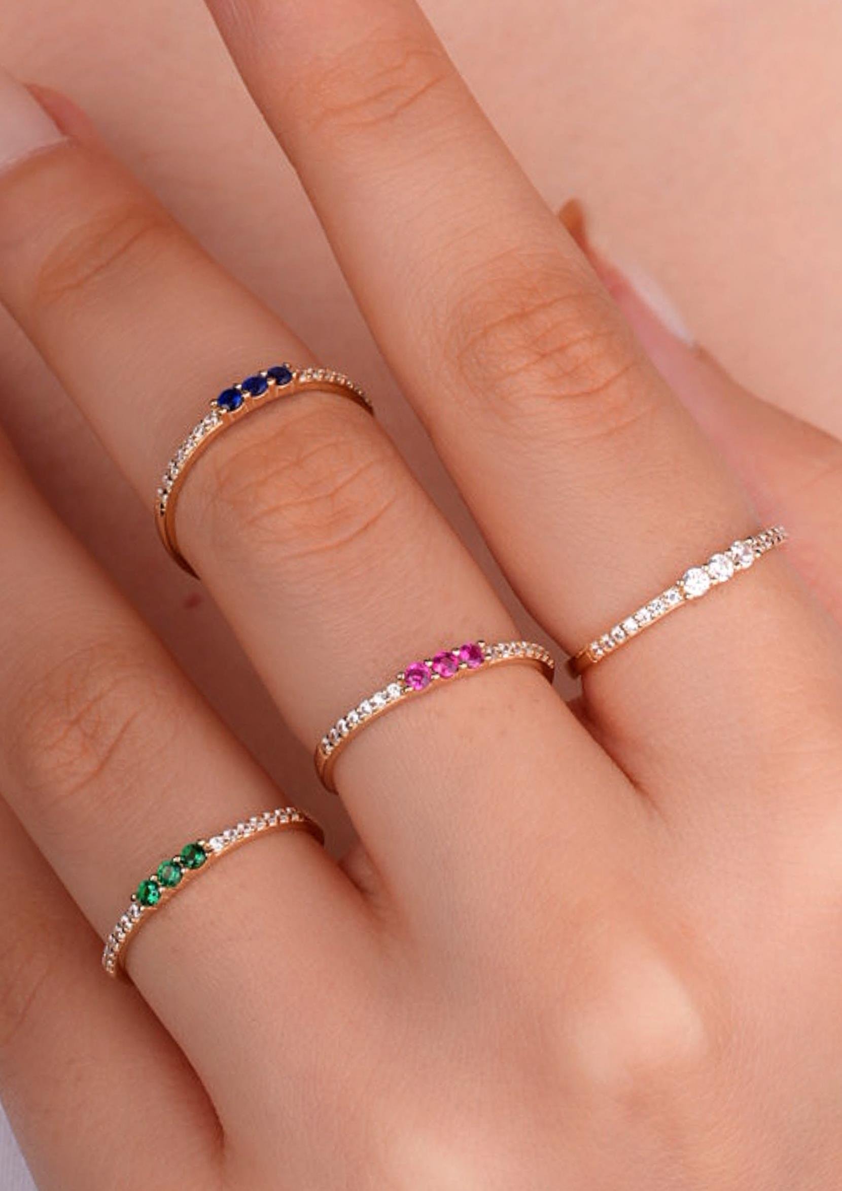 14 Ayar Altın Mavi ve Beyaz Taşlı Minimal Yüzük 