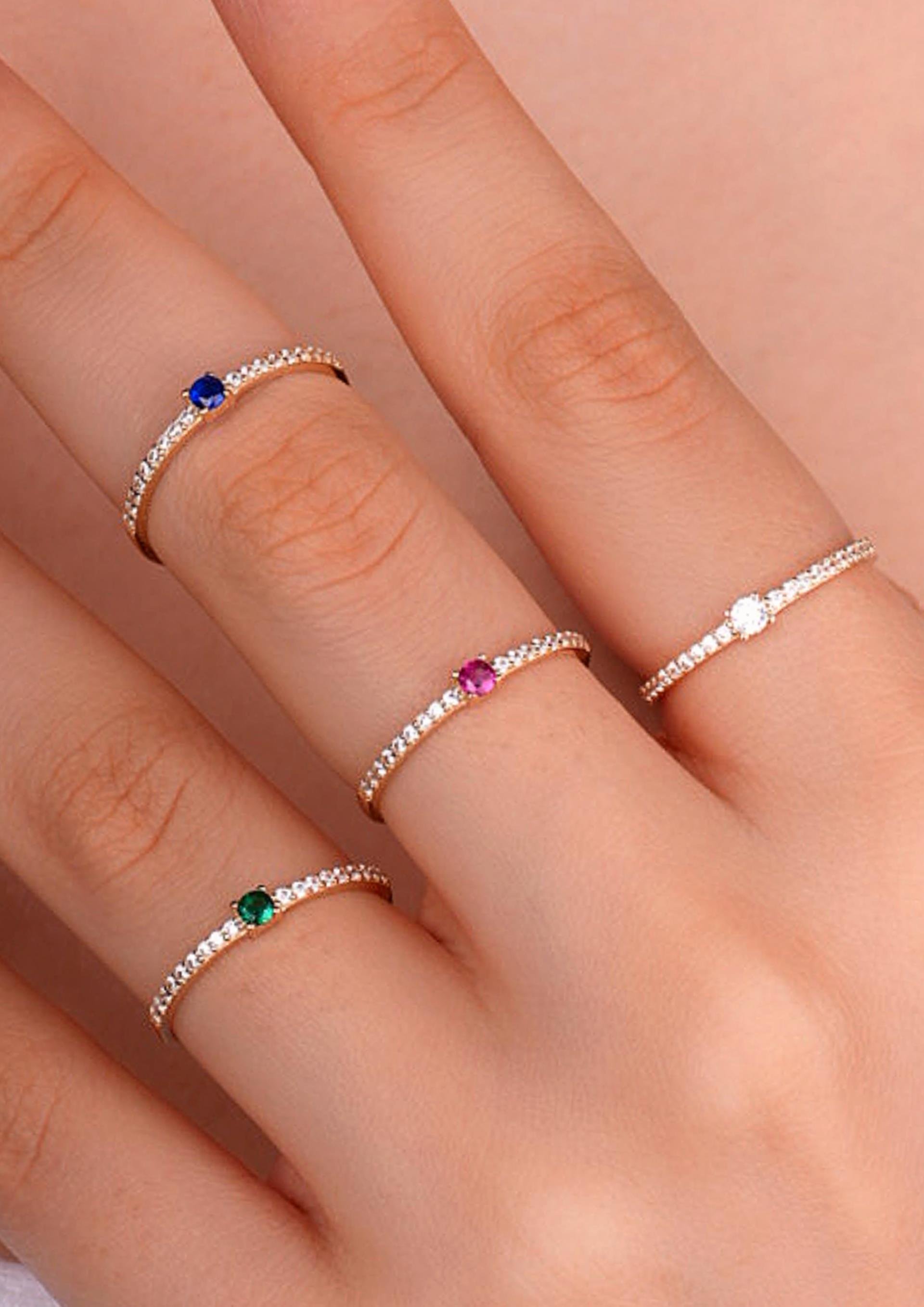 14 Ayar Altın Yeşil ve Beyaz Taşlı Minimal Yüzük 