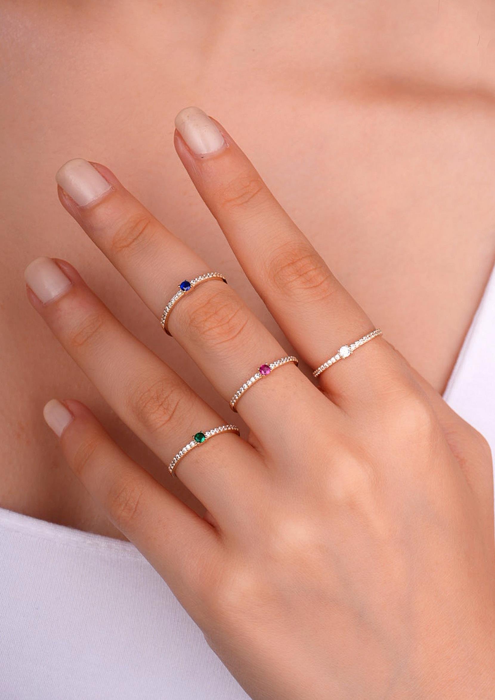14 Ayar Altın Yeşil ve Beyaz Taşlı Minimal Yüzük 