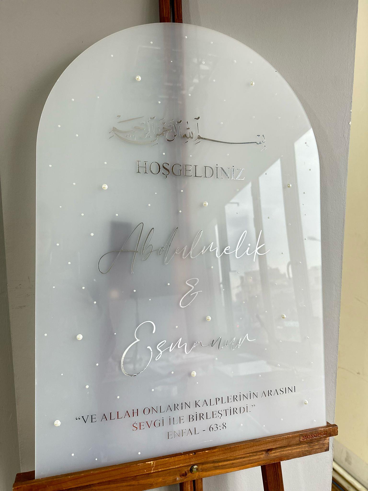 İncili Oval Karşılama panosu buzlu pleksi
