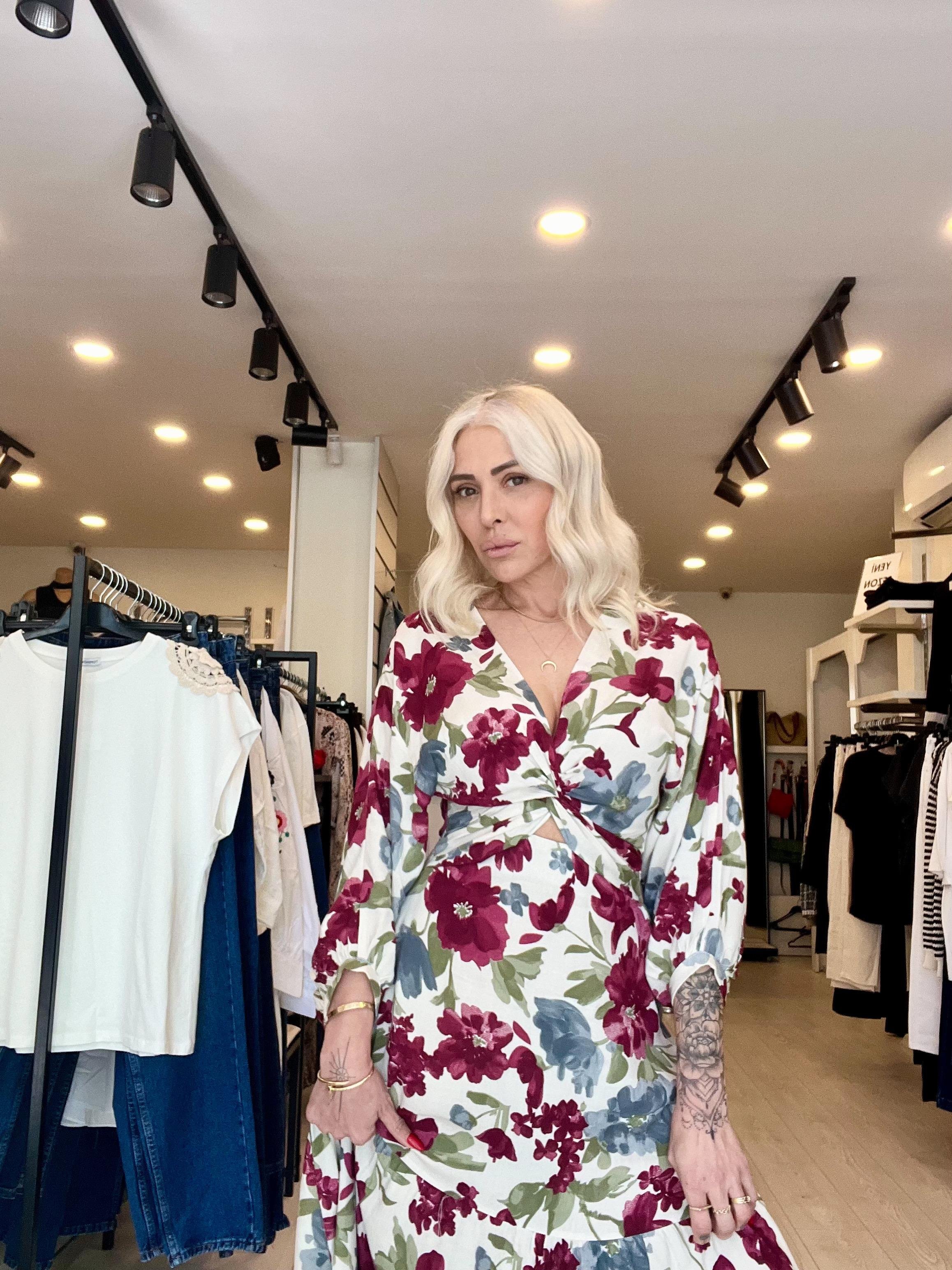 Beli Lastikli Önden Düğüm Detaylı Çiçek Desenli Maxi Elbise