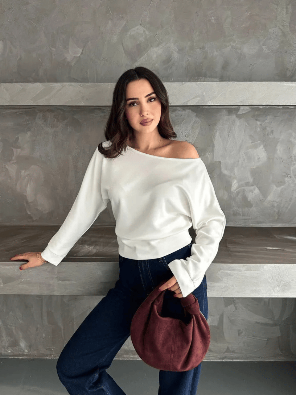 Beyaz Kayık Yaka Modal Kumaş Bluz