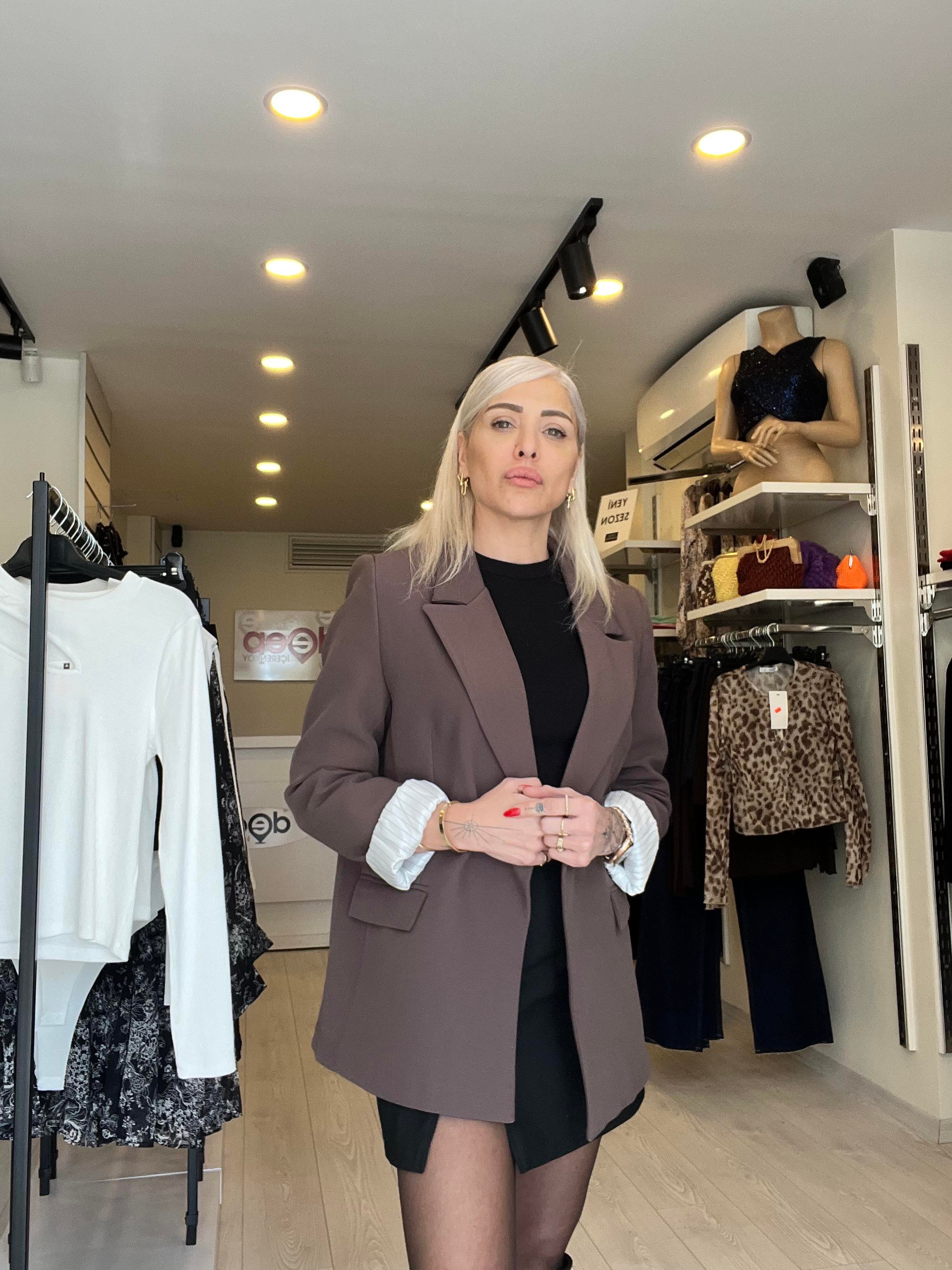Kolu Katlamalı Oversize Ceket