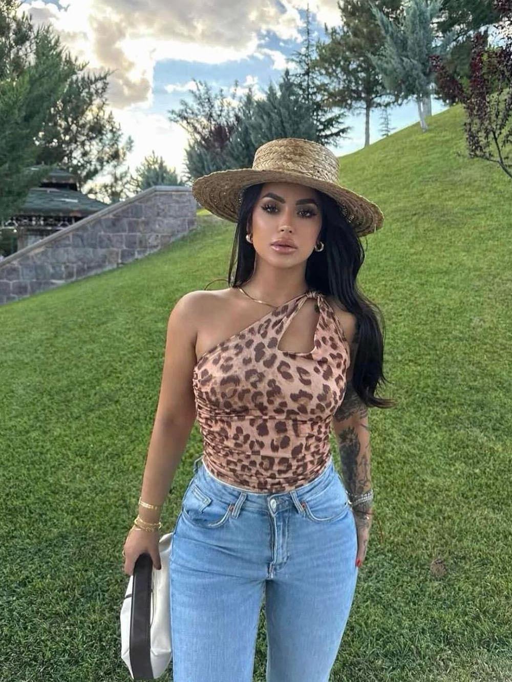 Leopar Desenli Damla Yaka Tek Omuz Crop