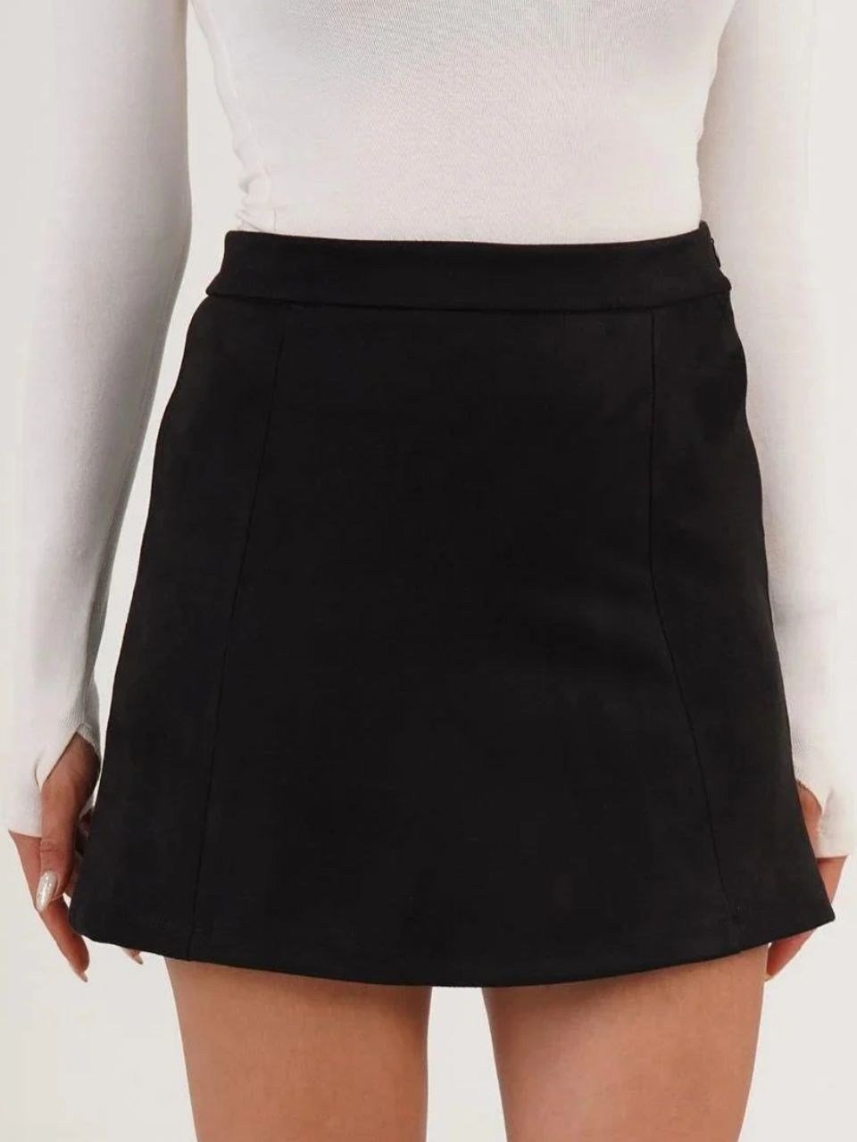 Siyah Çan Model Mini Süet Etek