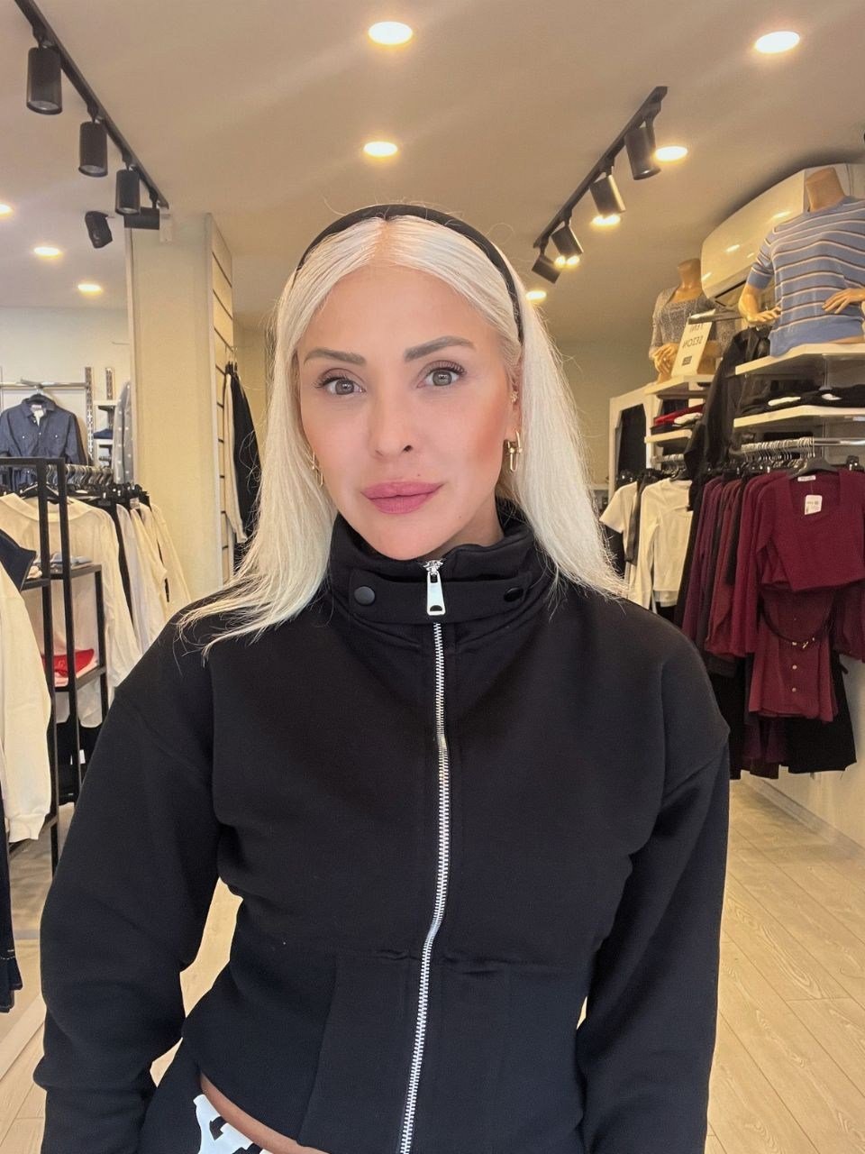 Siyah Dik Yaka Fermuarlı Korseli Crop Sweatshirt