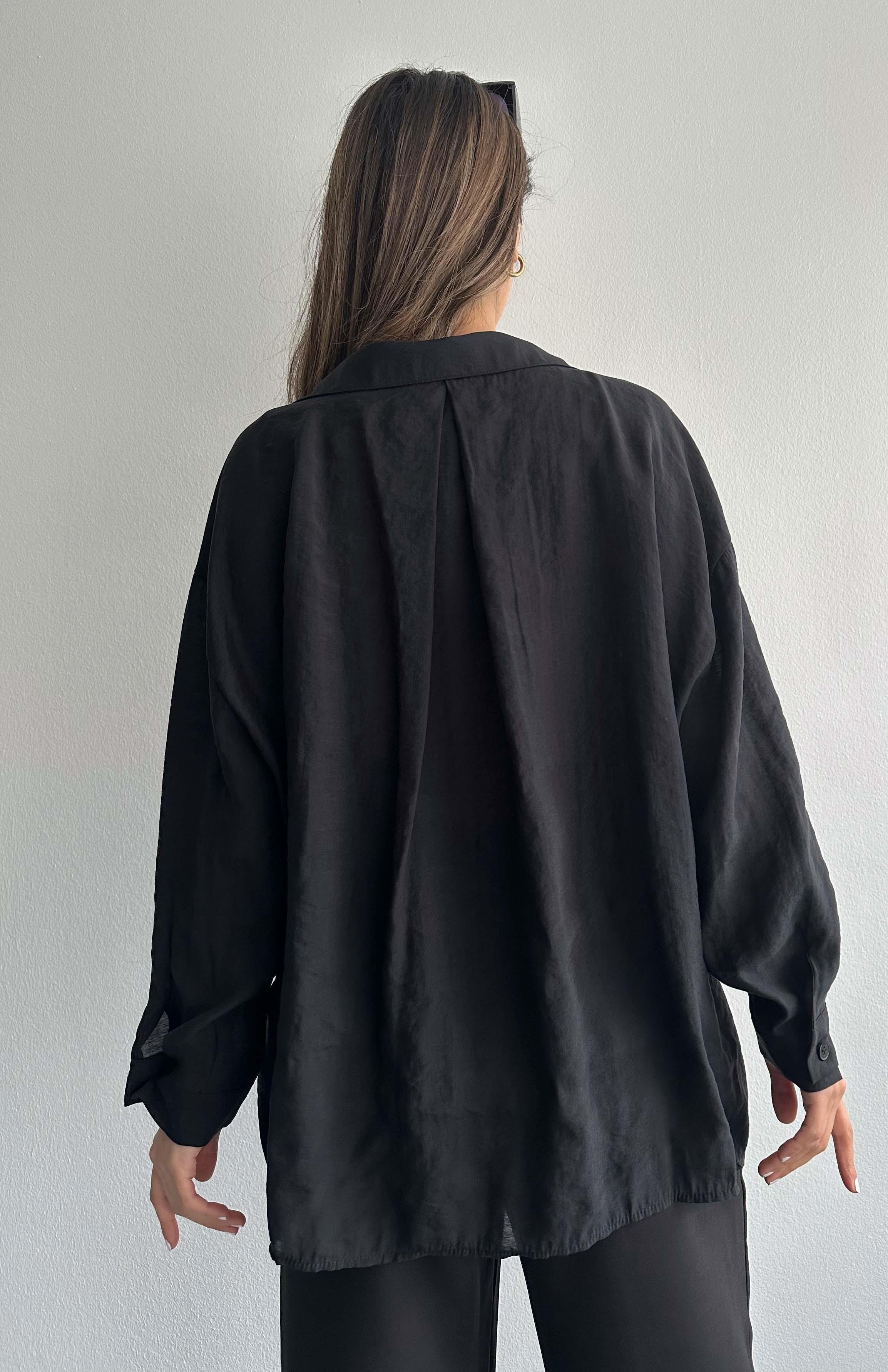 Siyah Düşük Omuzlu Oversize Gömlek