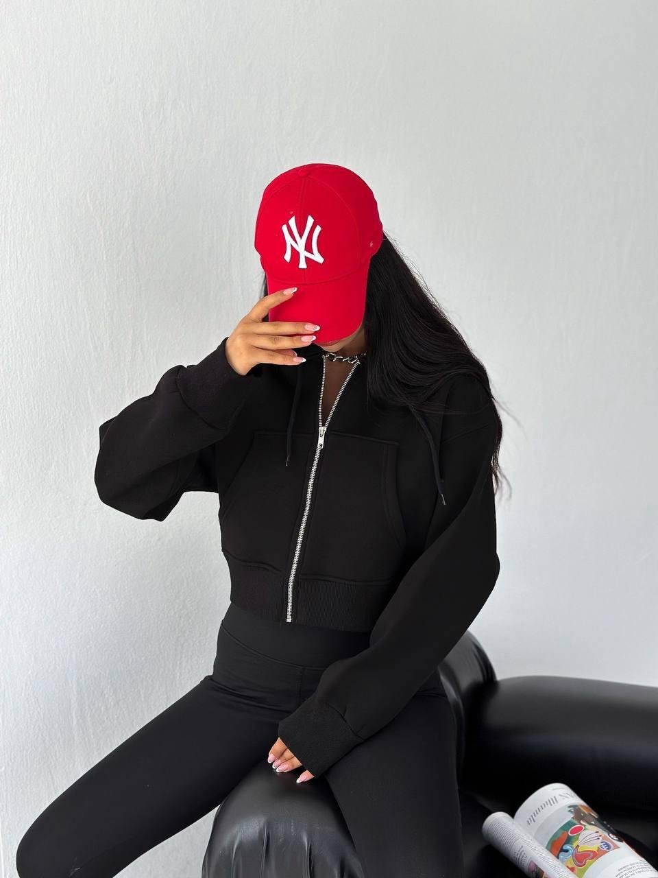 Siyah Fermuarlı Şardonlu Crop Sweatshirt