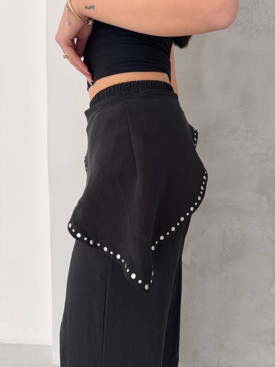 Siyah Fular Bağlama Detaylı Pantolon
