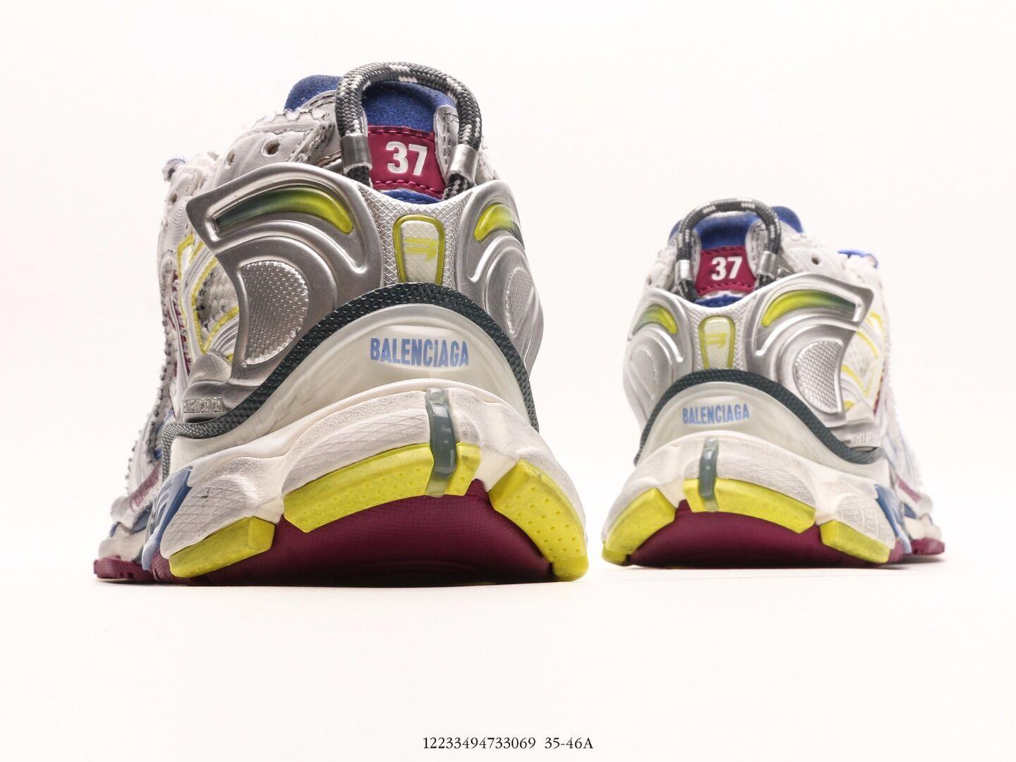 Balenciaga Runner 7.0 Sneakers – Retro Sporty Elegance Balenciaga