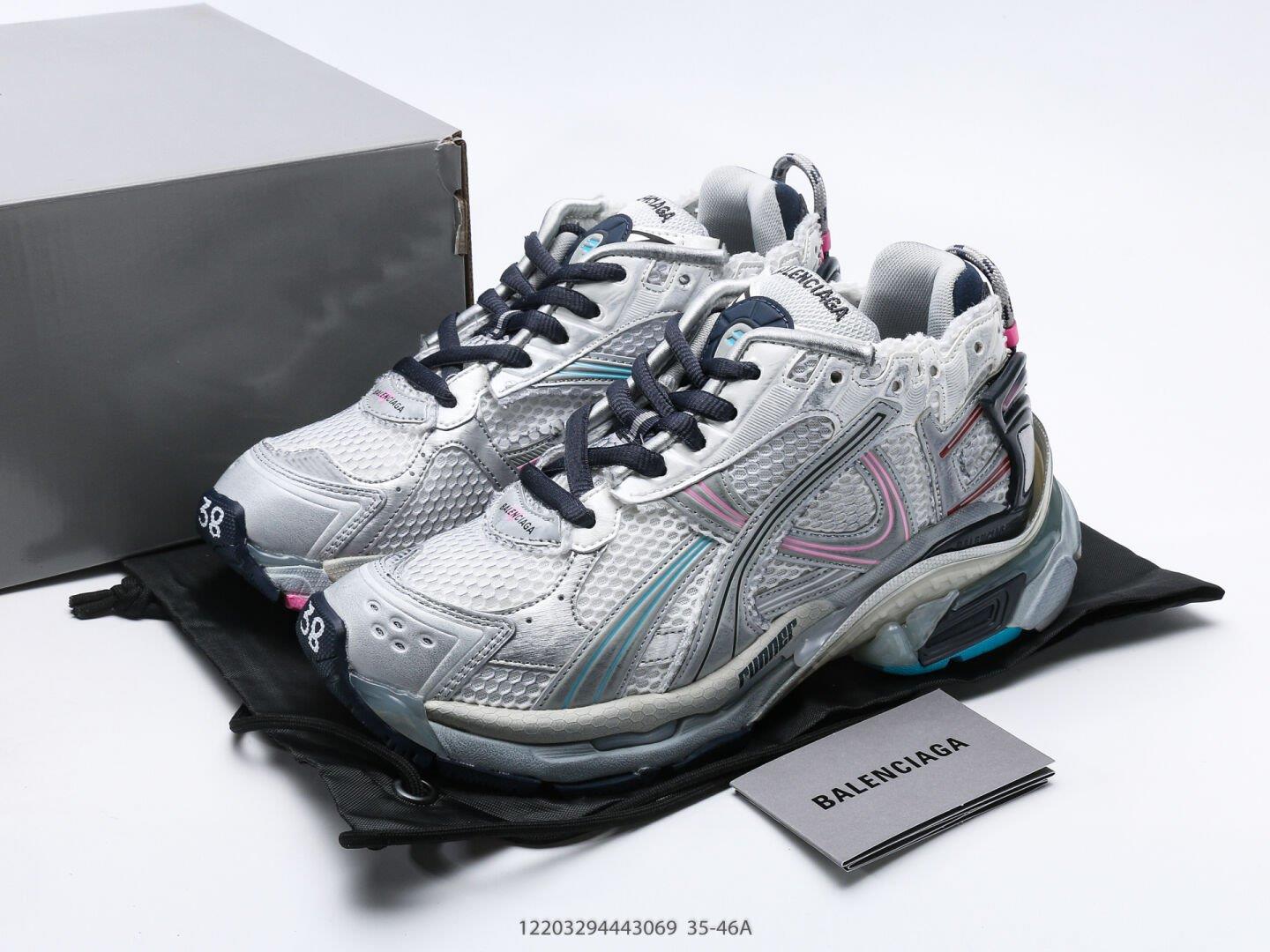 Balenciaga Runner 7.0 Vintage Sneaker – Retro & Futuristic Design Balenciaga