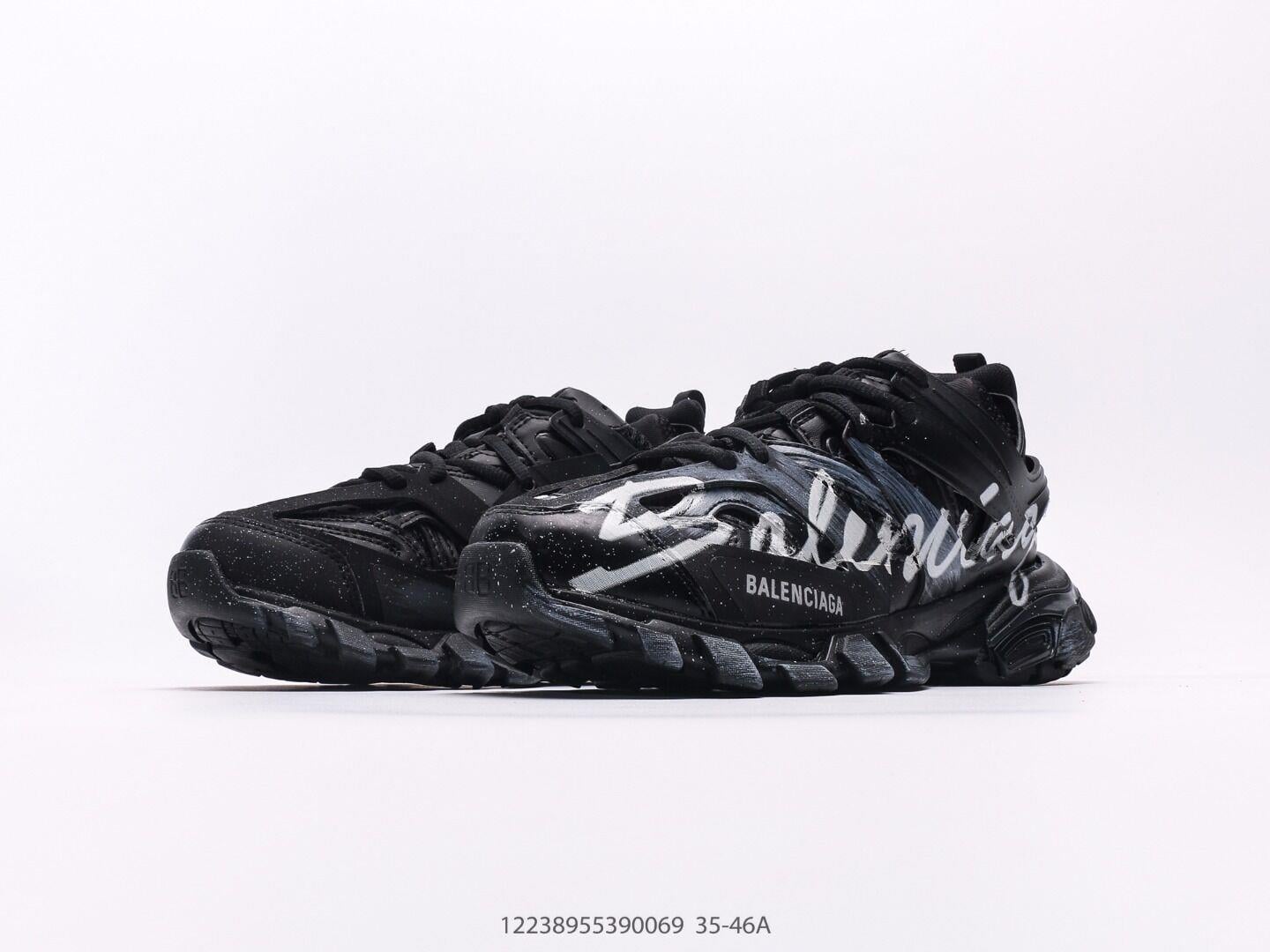 Balenciaga Triple S – Bold Chunky Dad Sneaker Balenciaga