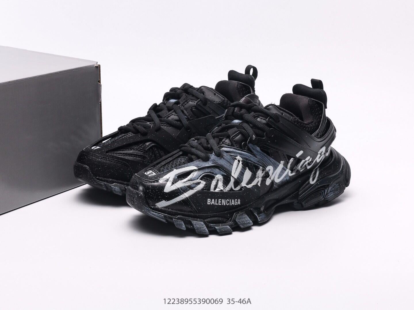 Balenciaga Triple S – Bold Chunky Dad Sneaker Balenciaga
