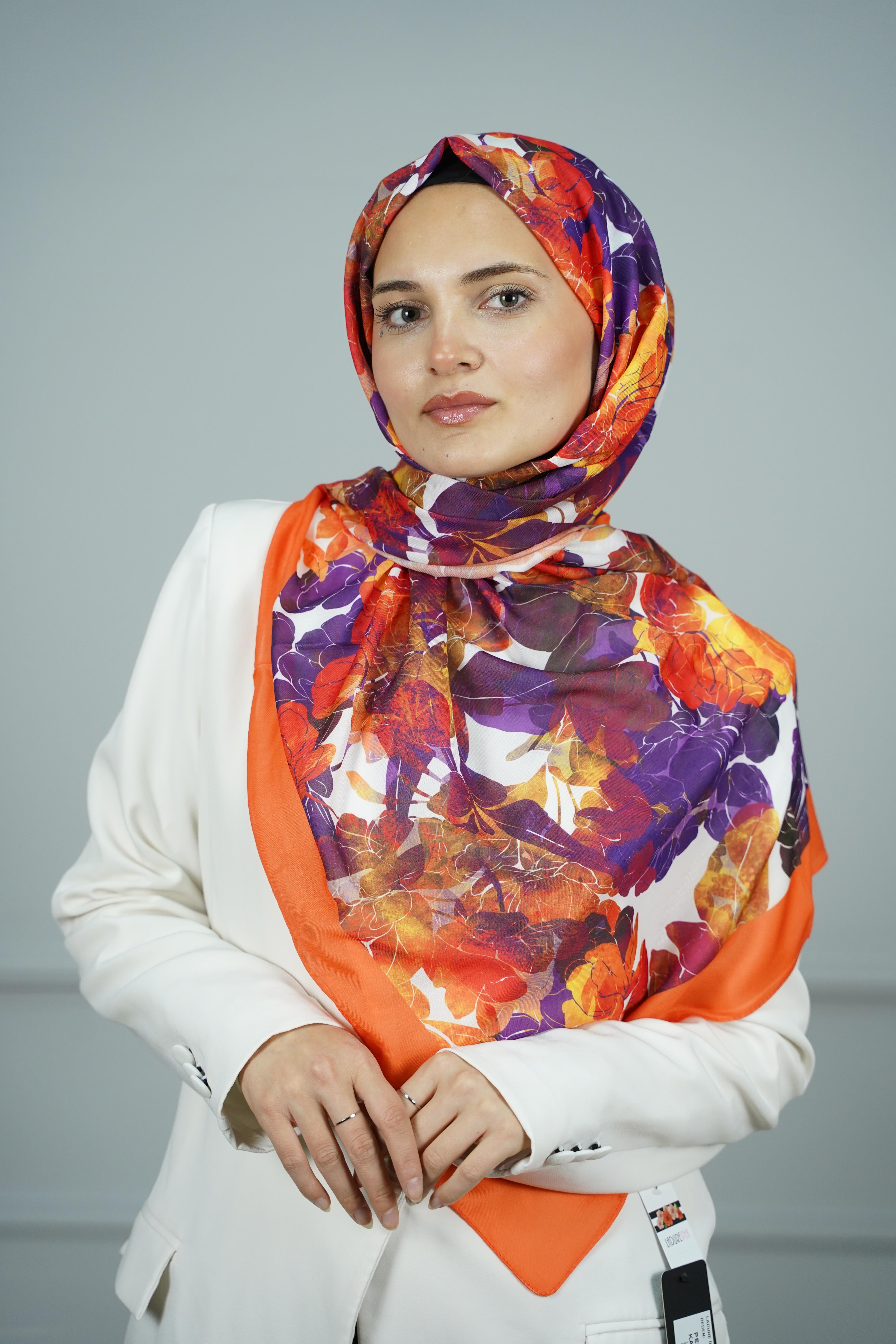 LADURE İPEK ŞAL