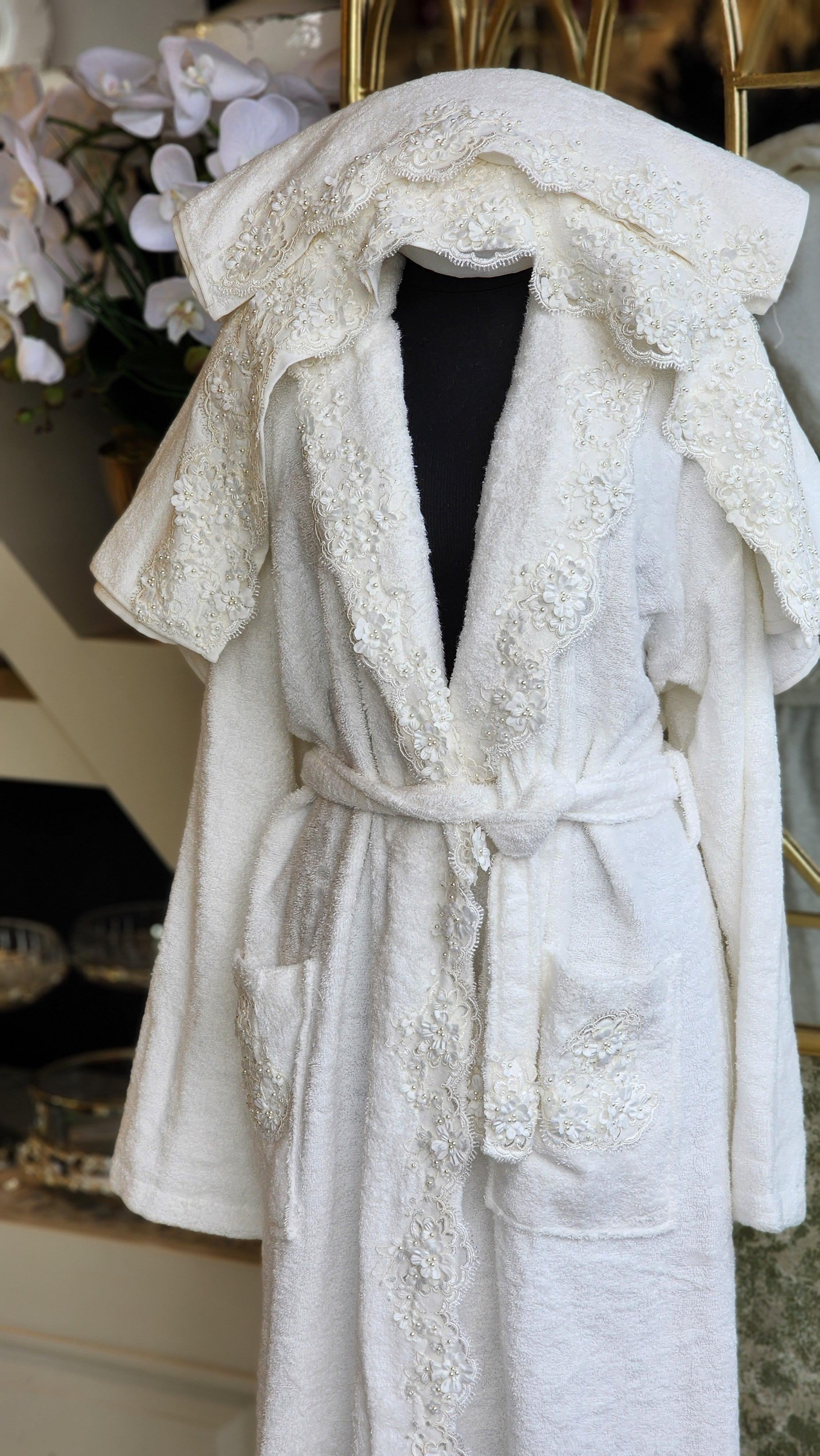 3 Boyutlu Ekru Bornoz Seti 