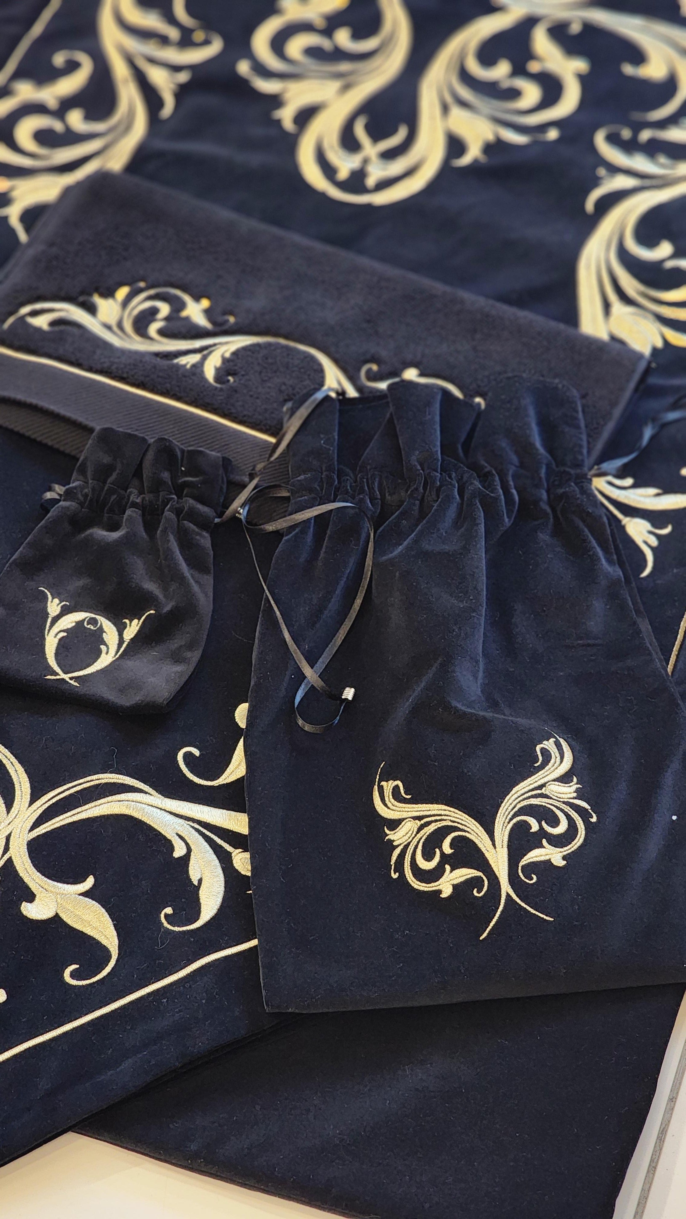 Gülşen Siyah Seccade Bohça Seti 