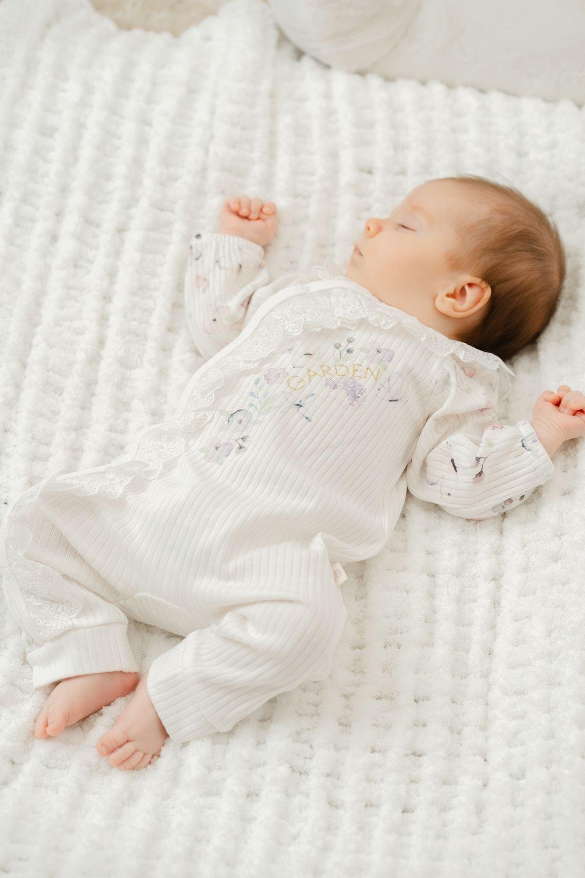 Organik Kumaş Yandan Açmalı Kız Bebek Tulum
