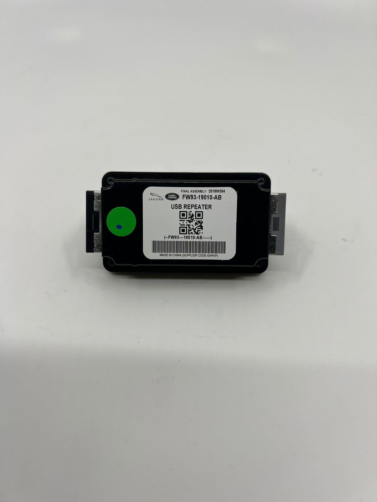Land Rover USB Port LR091229