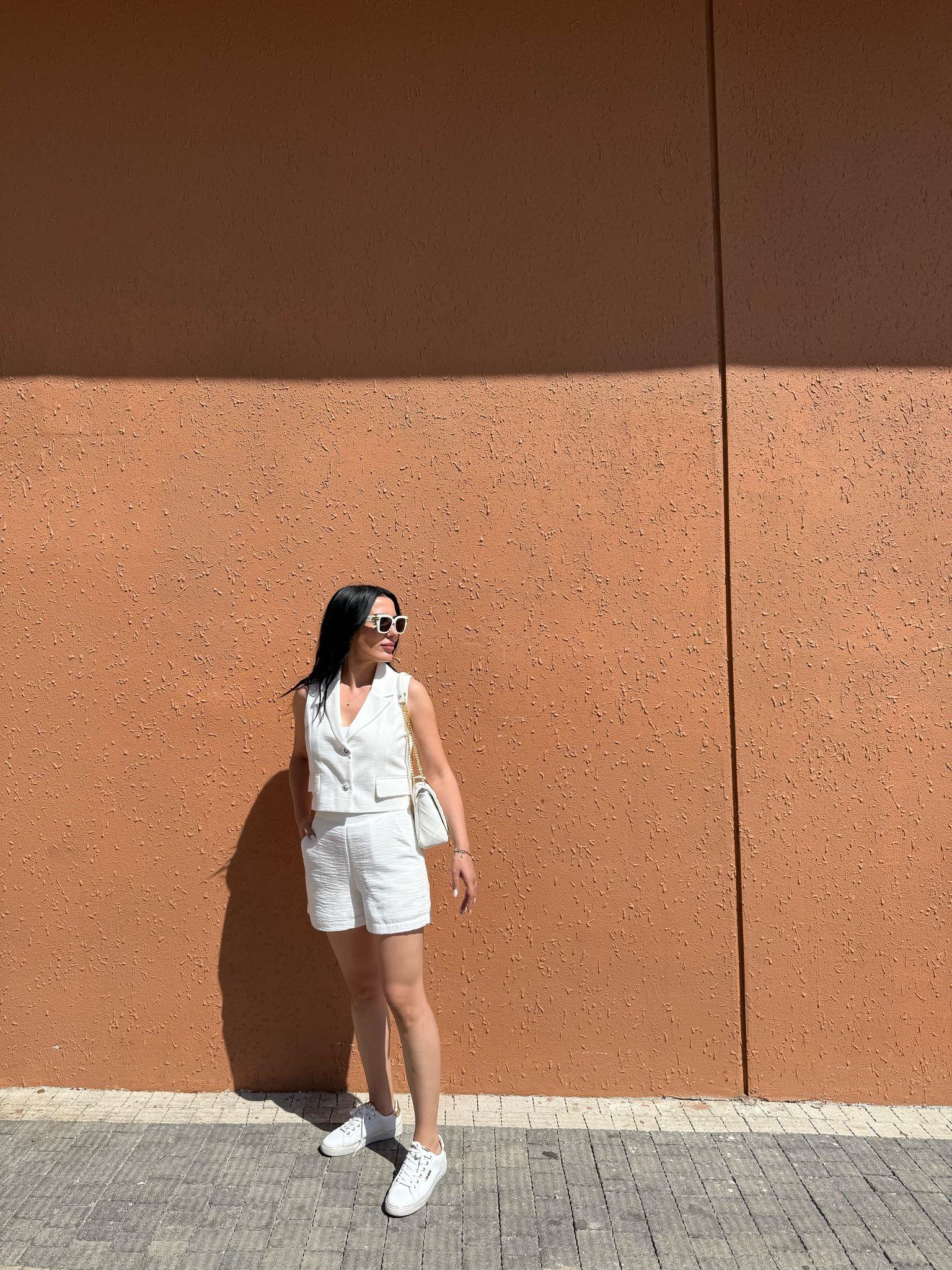 Beyaz Yelek Şort Takım