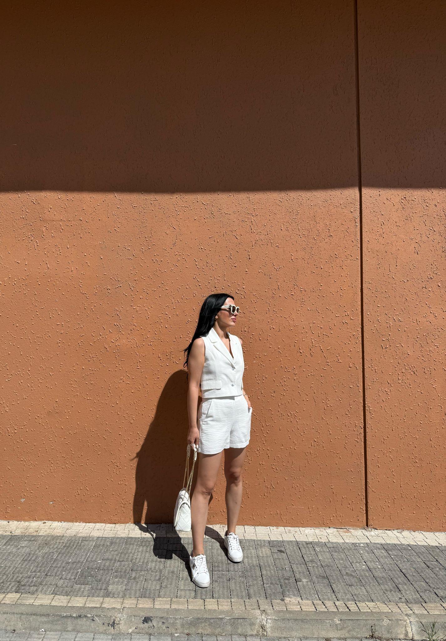 Beyaz Yelek Şort Takım