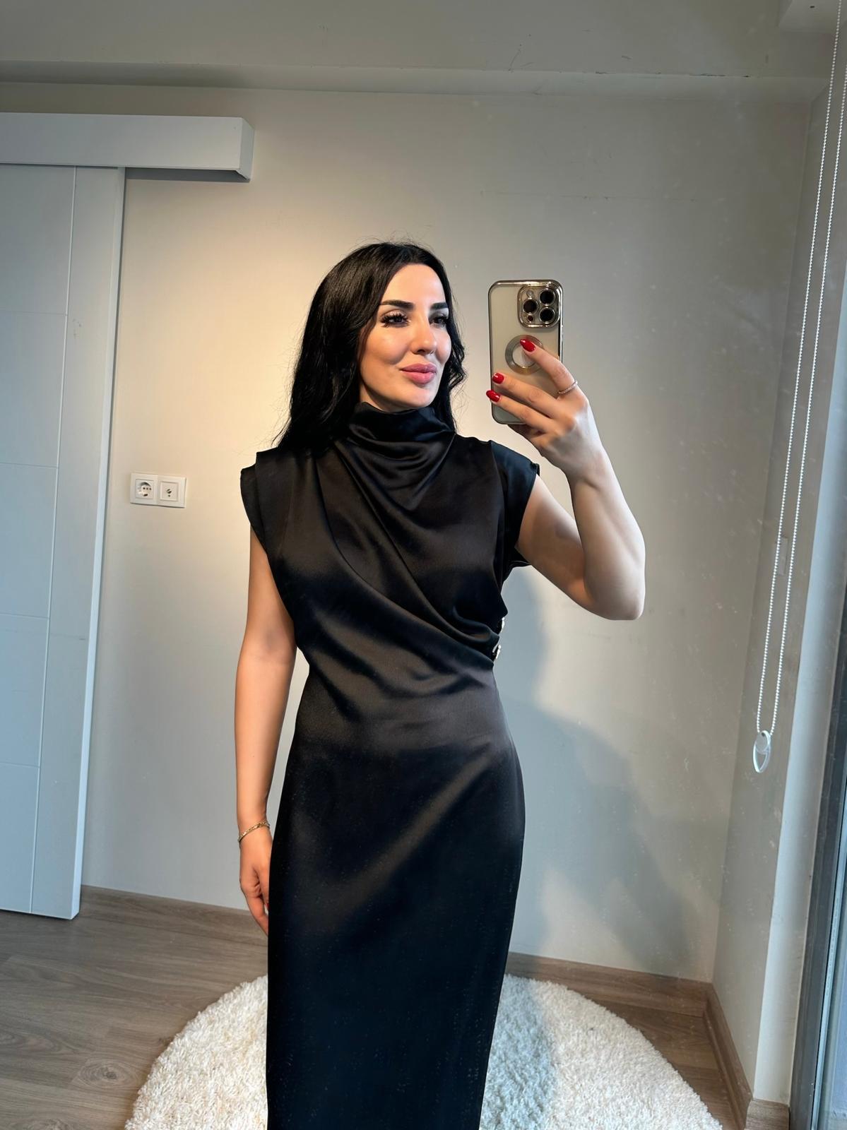 Siyah Saten Klasik Elbise