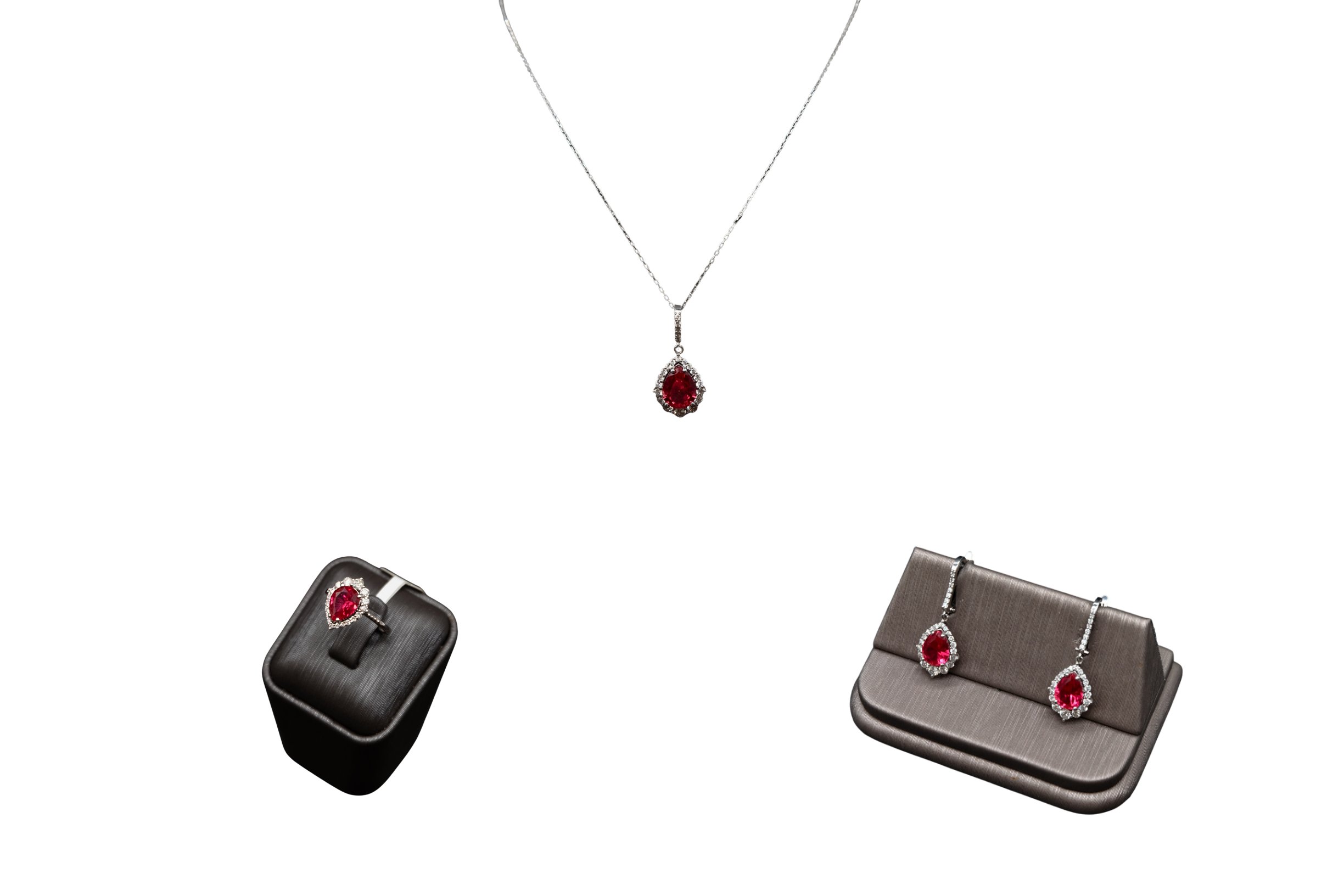 1,93 KARAT DİFÜZYON YAKUT PIRLANTA SET