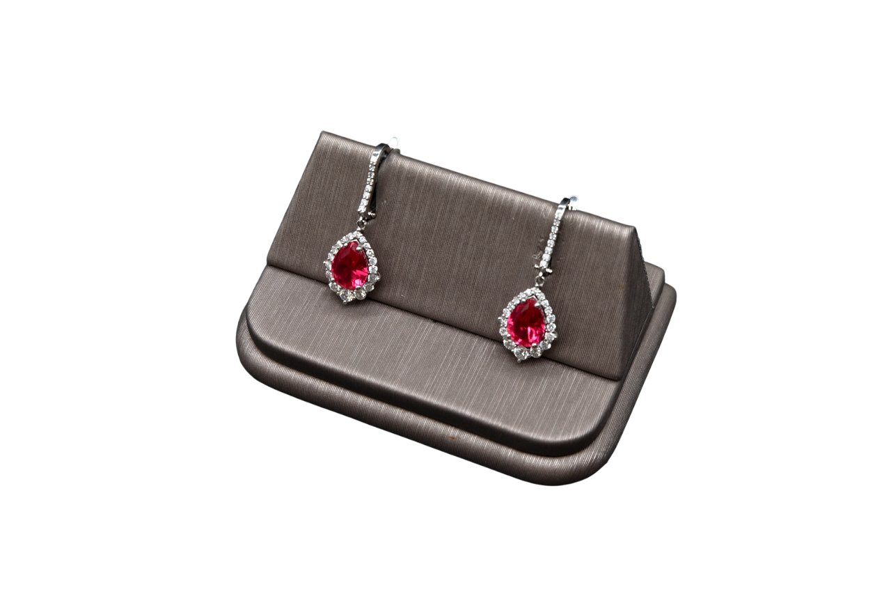 1,93 KARAT DİFÜZYON YAKUT PIRLANTA SET