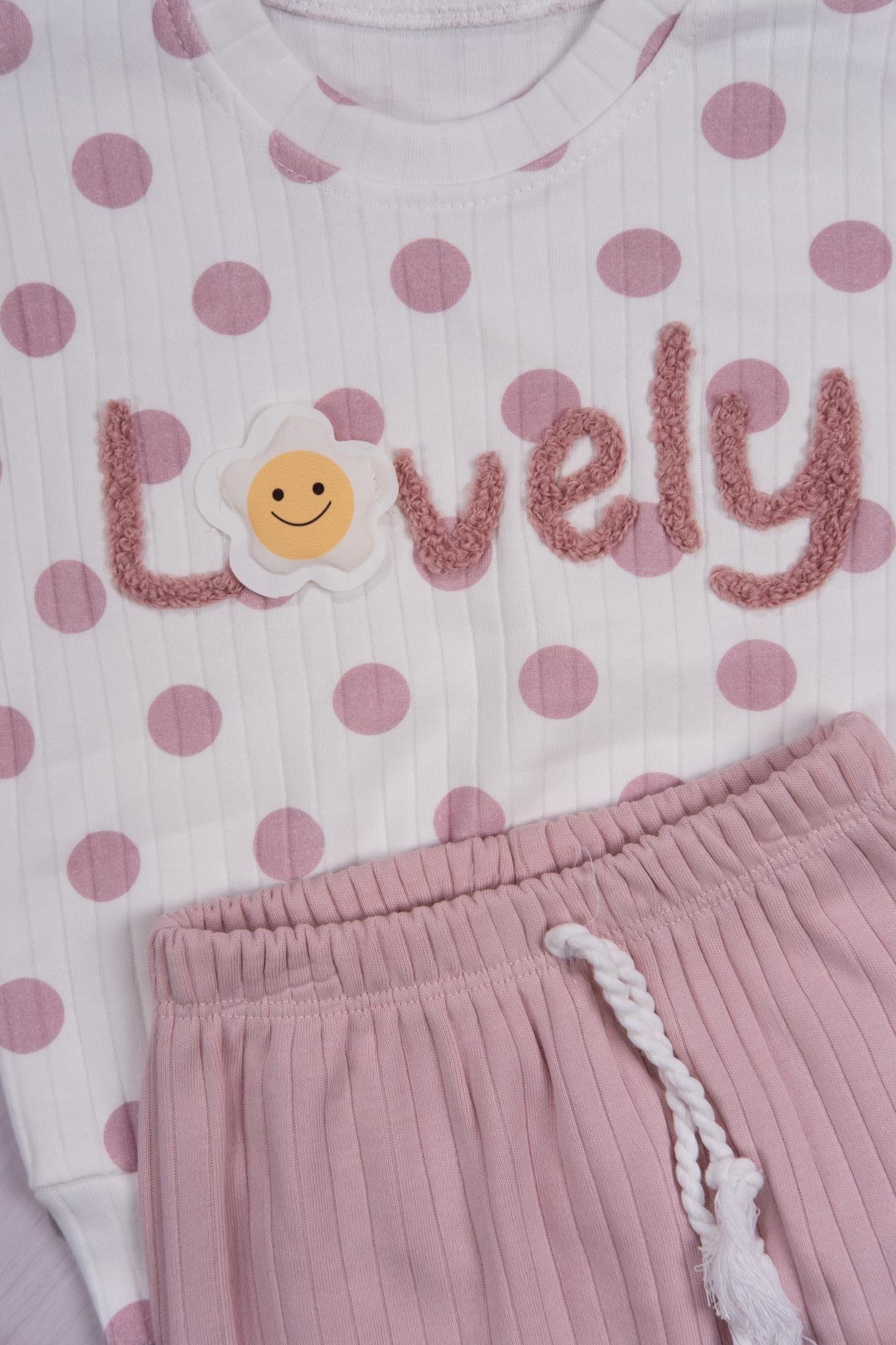Puantiyeli “Lovely” Yazılı Kız Bebek Takımı Mor