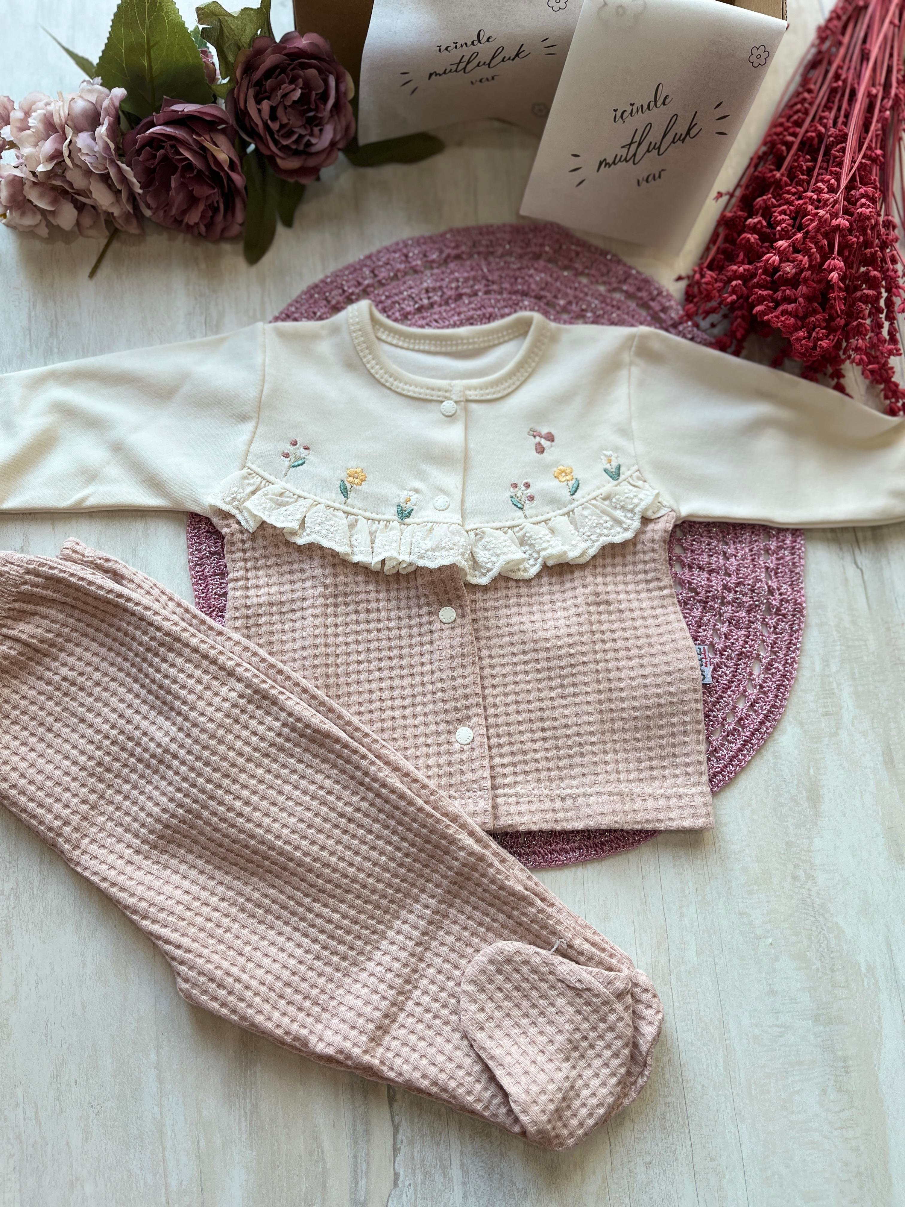 Çiçek Nakışlı Waffle Dokulu 0-3Ay 10'lu Set Kız Bebek