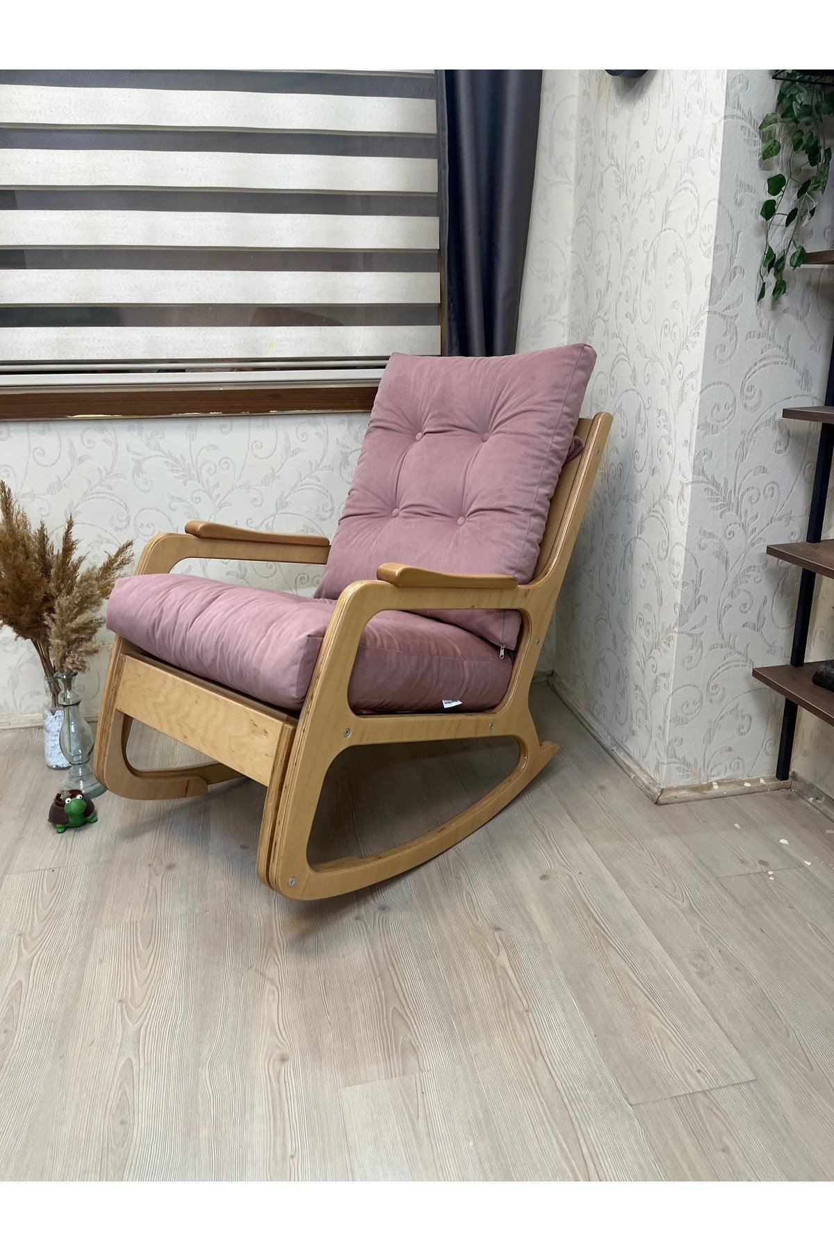 KONTES PEMBE SALLANAN SANDALYE BABA KOLTUĞU OKUMA KOLTUĞU