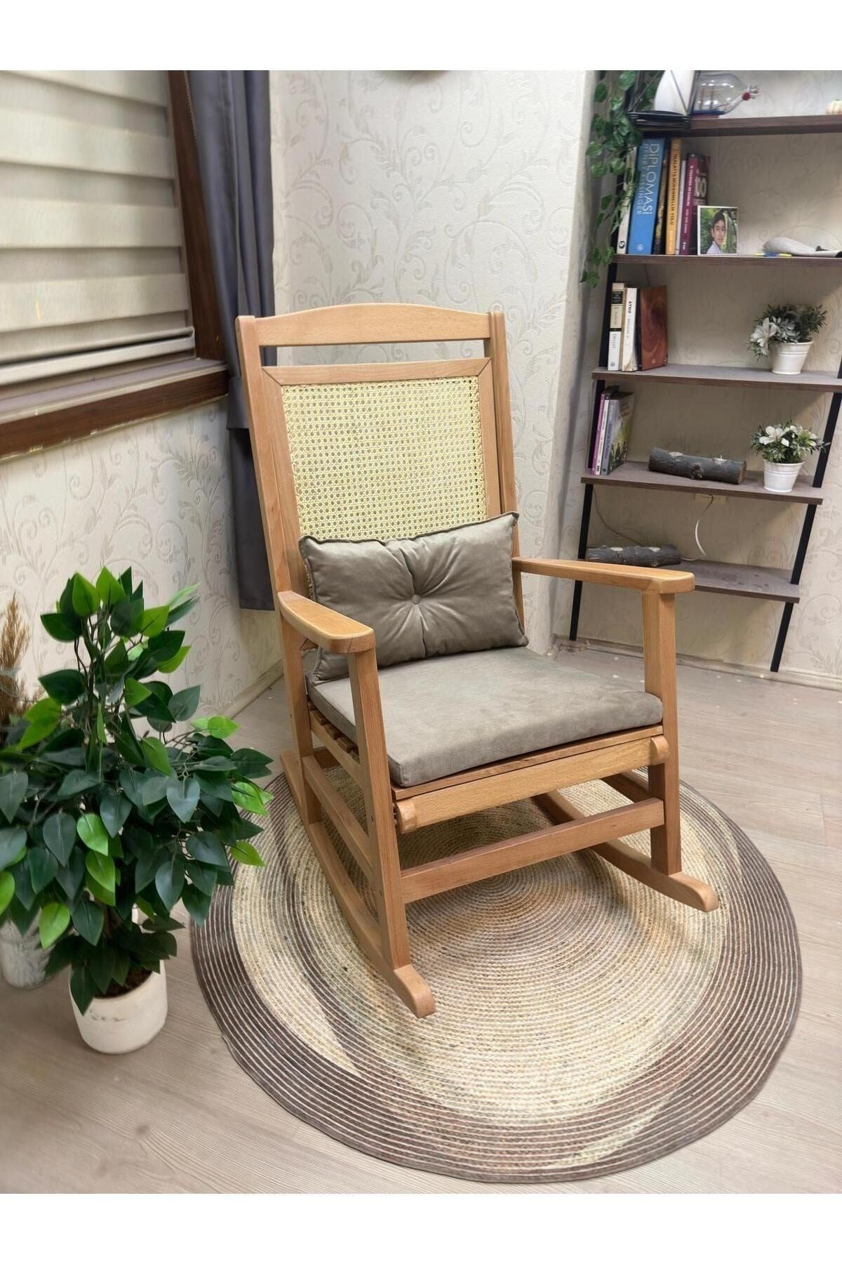Veranda Naturel Krem Minderli Hasırlı Sallanan Sandalye Hazeranlı Dinlenme Koltuğu