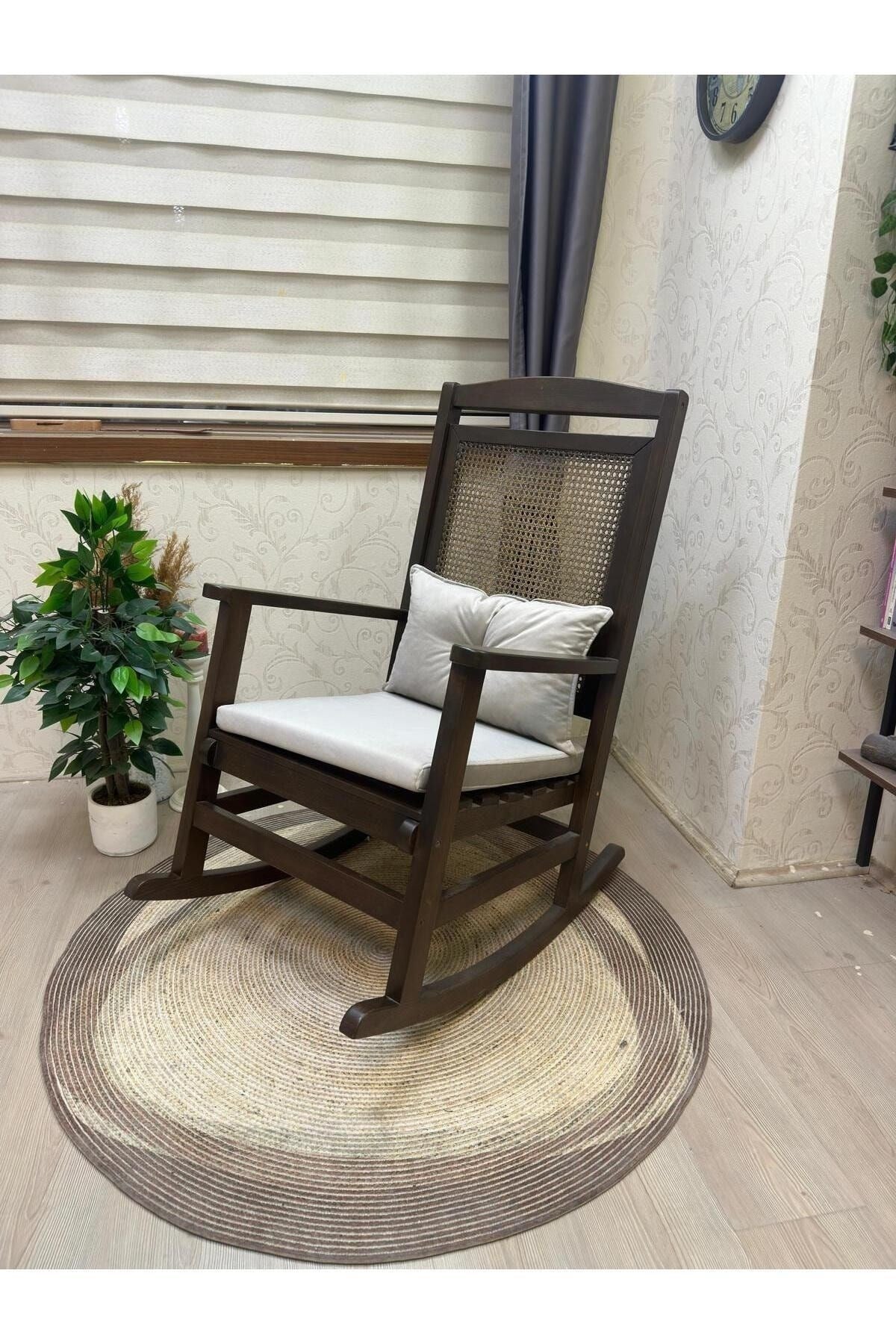 Veranda Naturel Krem Minderli Hasırlı Sallanan Sandalye Hazeranlı Dinlenme Koltuğu