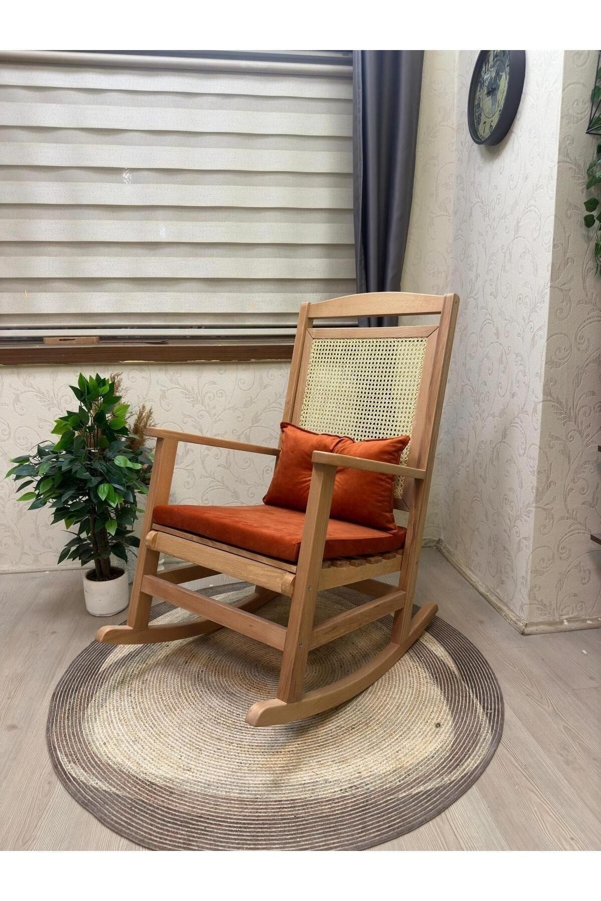 Veranda Naturel Krem Minderli Hasırlı Sallanan Sandalye Hazeranlı Dinlenme Koltuğu