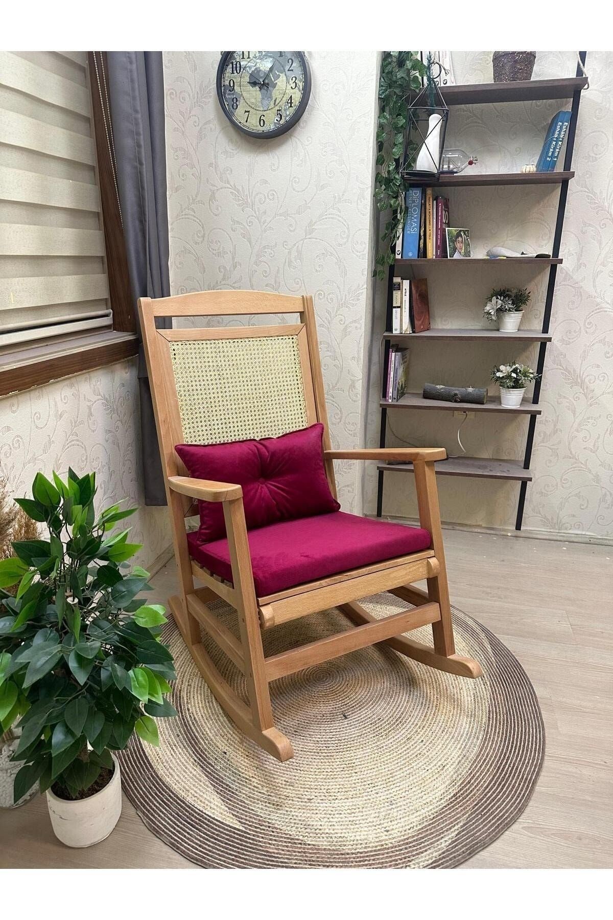 Veranda Naturel Krem Minderli Hasırlı Sallanan Sandalye Hazeranlı Dinlenme Koltuğu