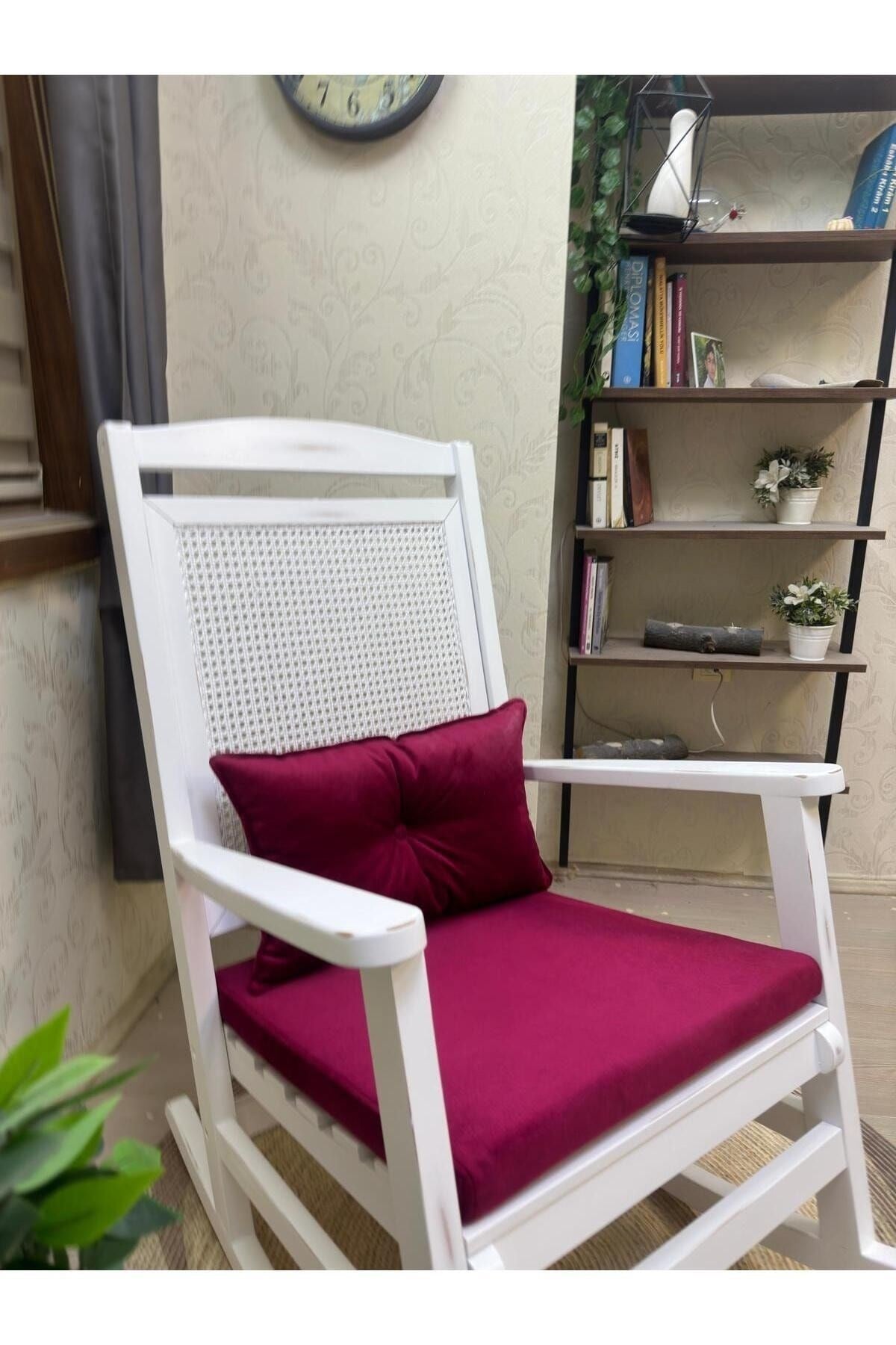 Veranda Naturel Krem Minderli Hasırlı Sallanan Sandalye Hazeranlı Dinlenme Koltuğu