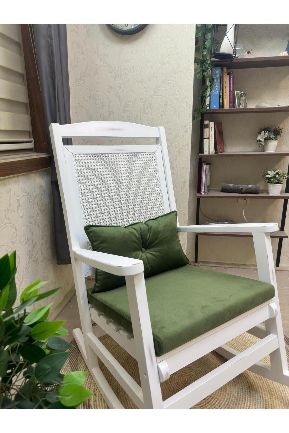 Veranda Naturel Krem Minderli Hasırlı Sallanan Sandalye Hazeranlı Dinlenme Koltuğu