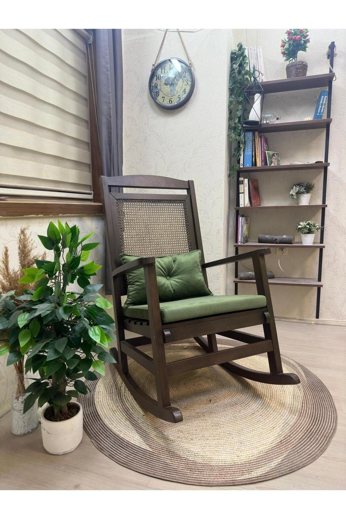 Veranda Naturel Krem Minderli Hasırlı Sallanan Sandalye Hazeranlı Dinlenme Koltuğu