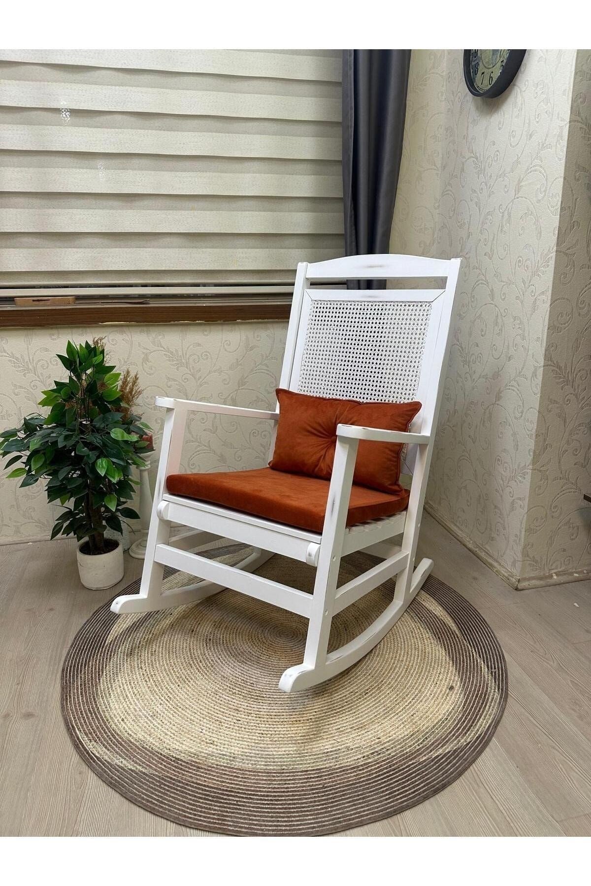 Veranda Naturel Krem Minderli Hasırlı Sallanan Sandalye Hazeranlı Dinlenme Koltuğu