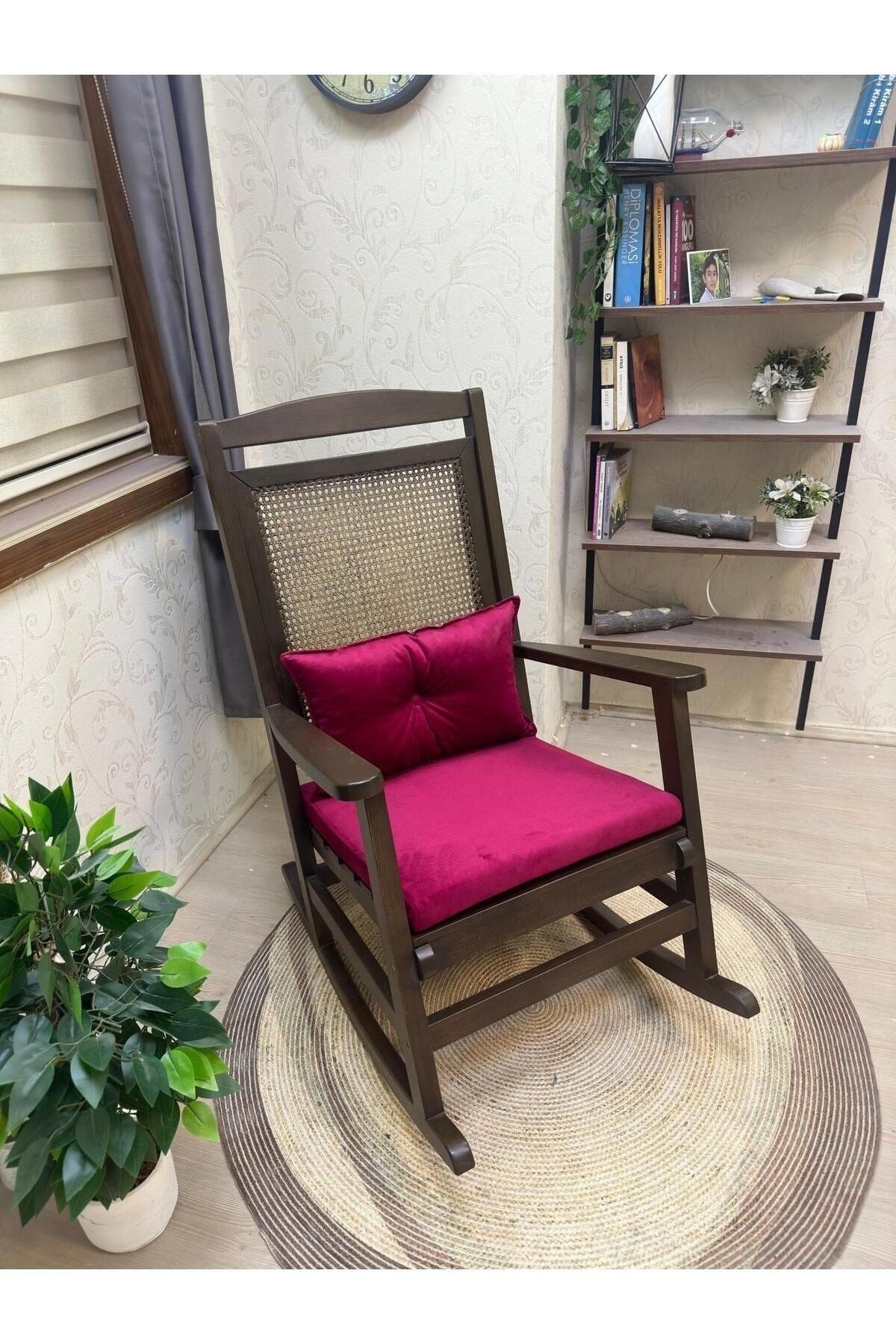 Veranda Naturel Krem Minderli Hasırlı Sallanan Sandalye Hazeranlı Dinlenme Koltuğu