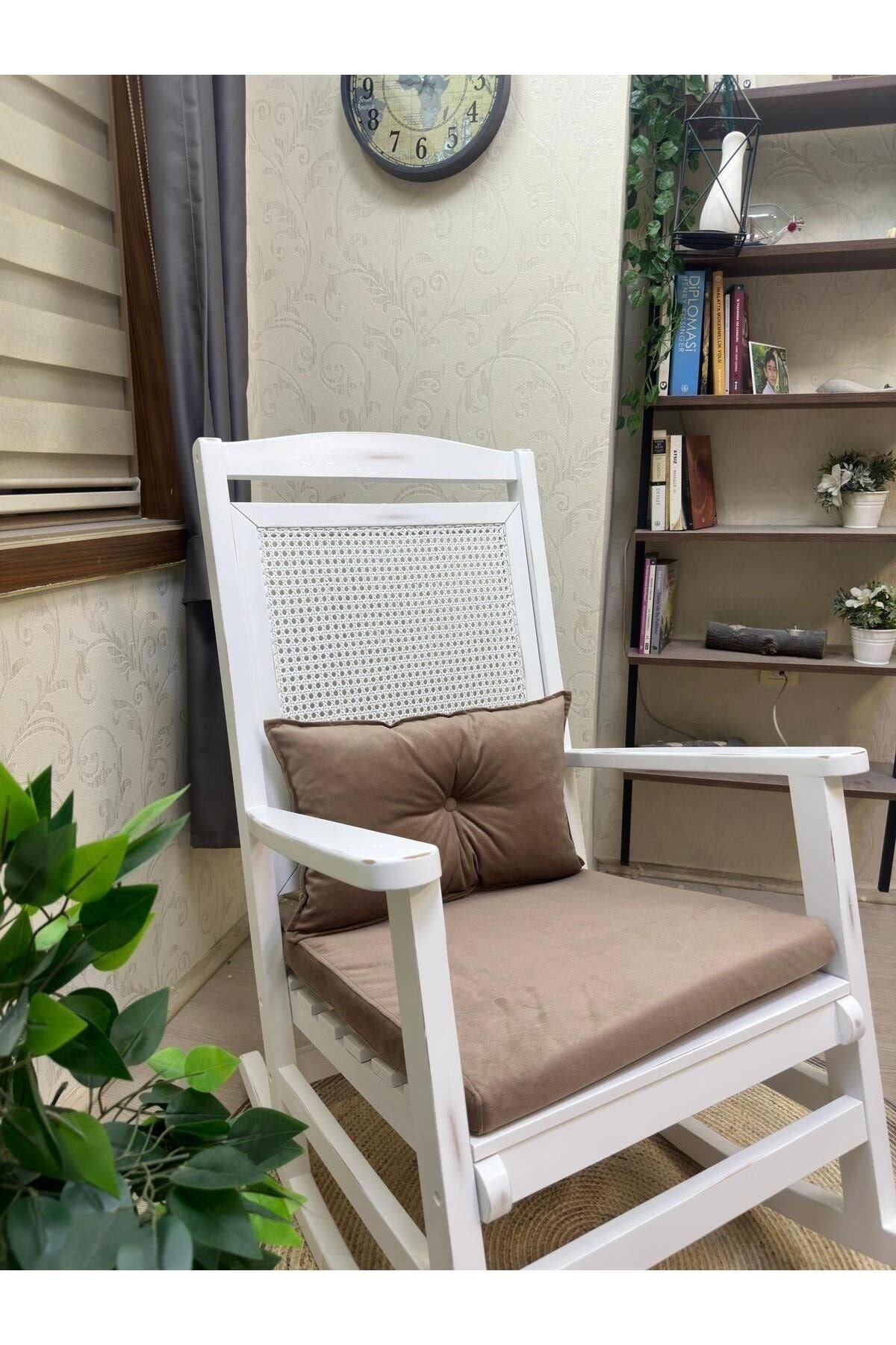 Veranda Naturel Krem Minderli Hasırlı Sallanan Sandalye Hazeranlı Dinlenme Koltuğu
