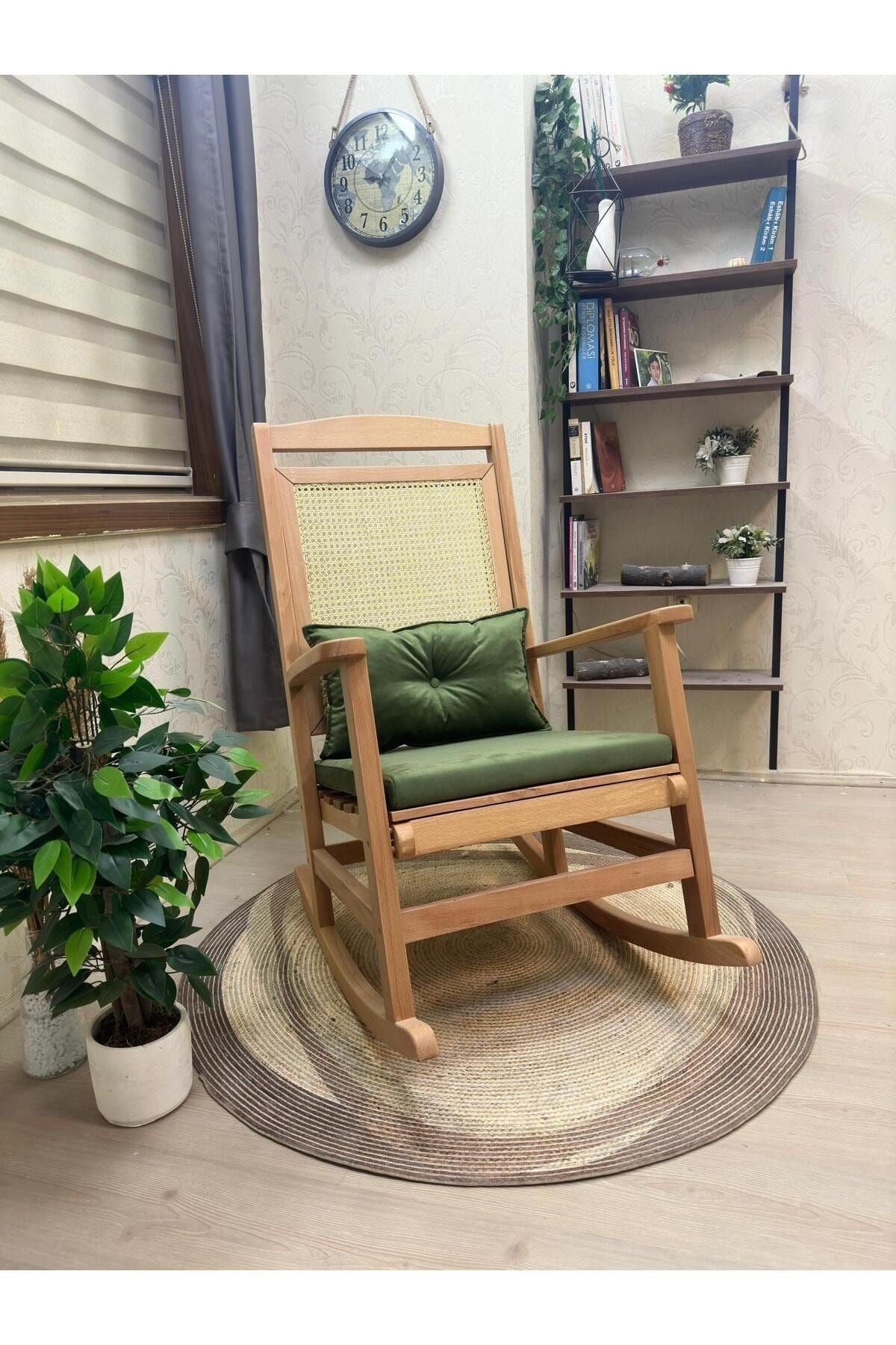 Veranda Naturel Krem Minderli Hasırlı Sallanan Sandalye Hazeranlı Dinlenme Koltuğu
