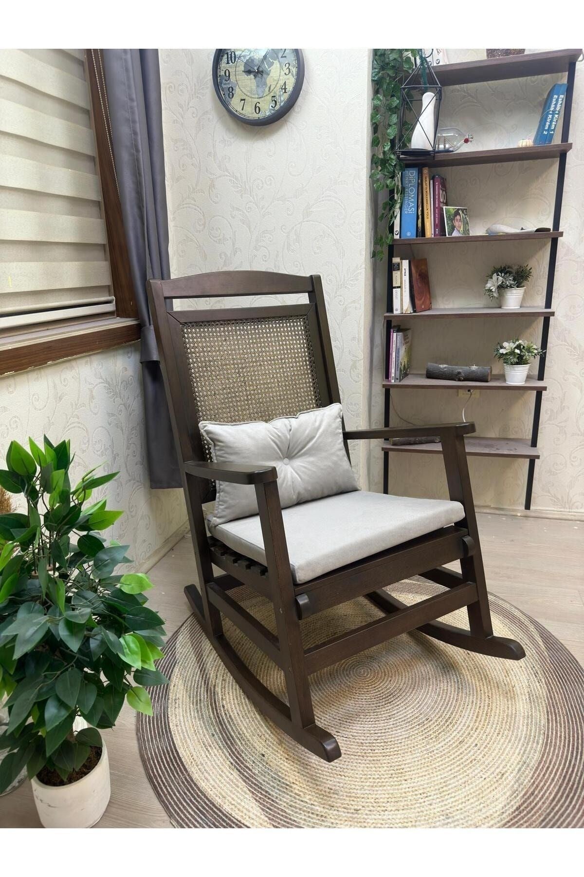Veranda Naturel Krem Minderli Hasırlı Sallanan Sandalye Hazeranlı Dinlenme Koltuğu
