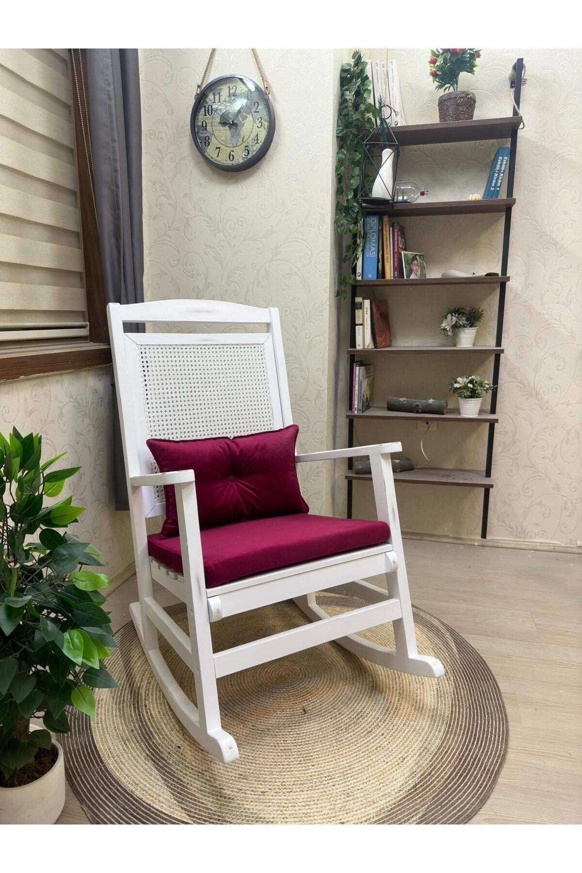 Veranda Naturel Krem Minderli Hasırlı Sallanan Sandalye Hazeranlı Dinlenme Koltuğu