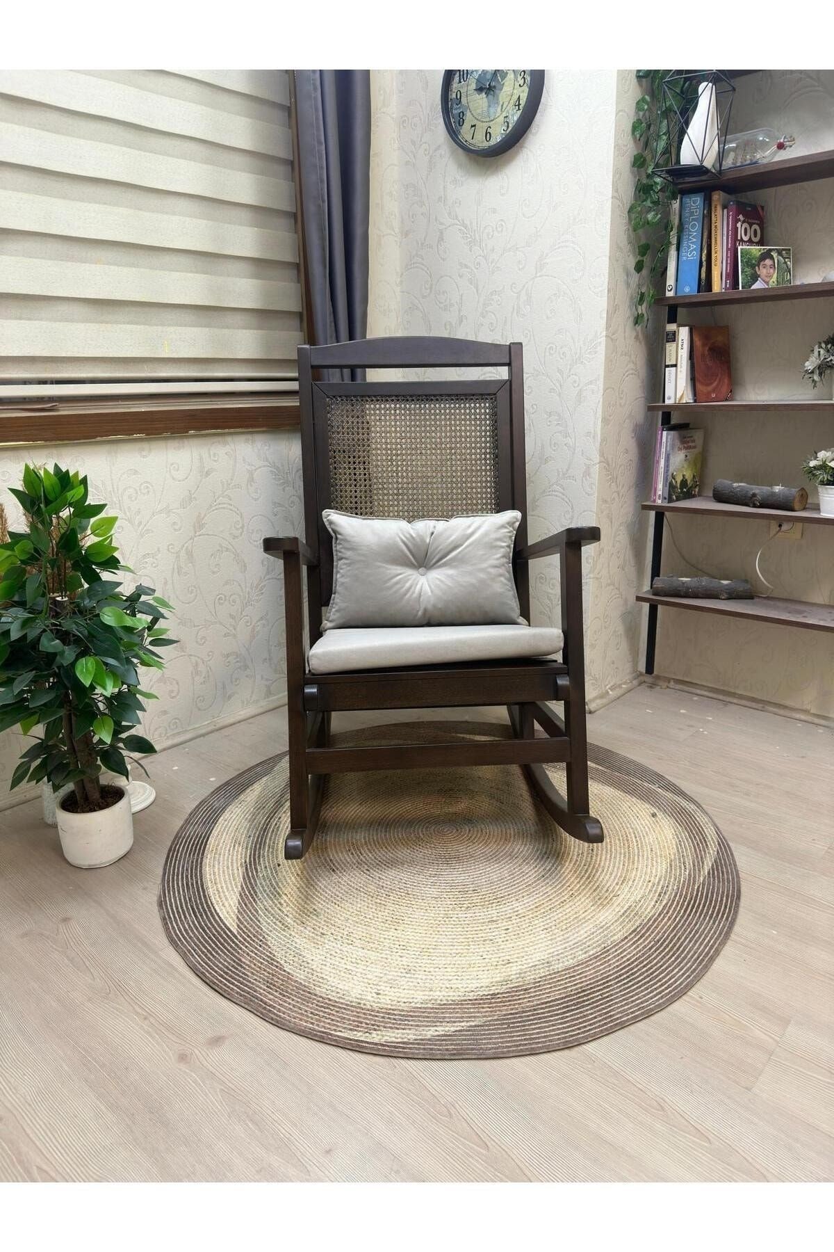 Veranda Naturel Krem Minderli Hasırlı Sallanan Sandalye Hazeranlı Dinlenme Koltuğu